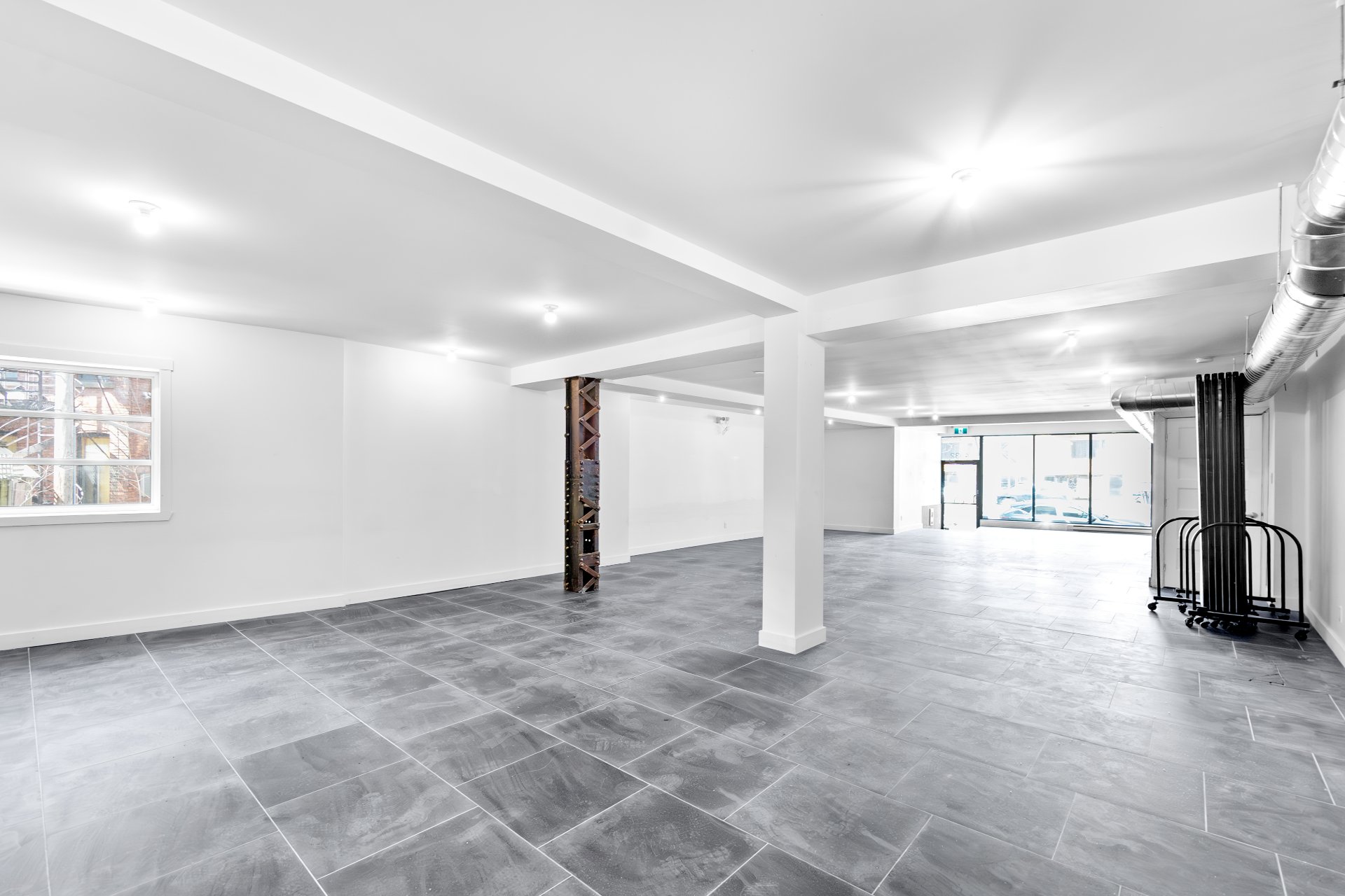Photo - Interior