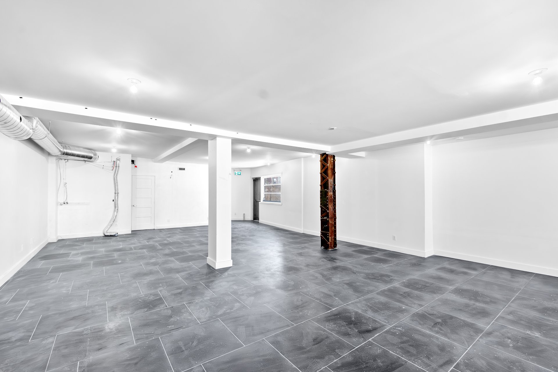 Photo - Interior
