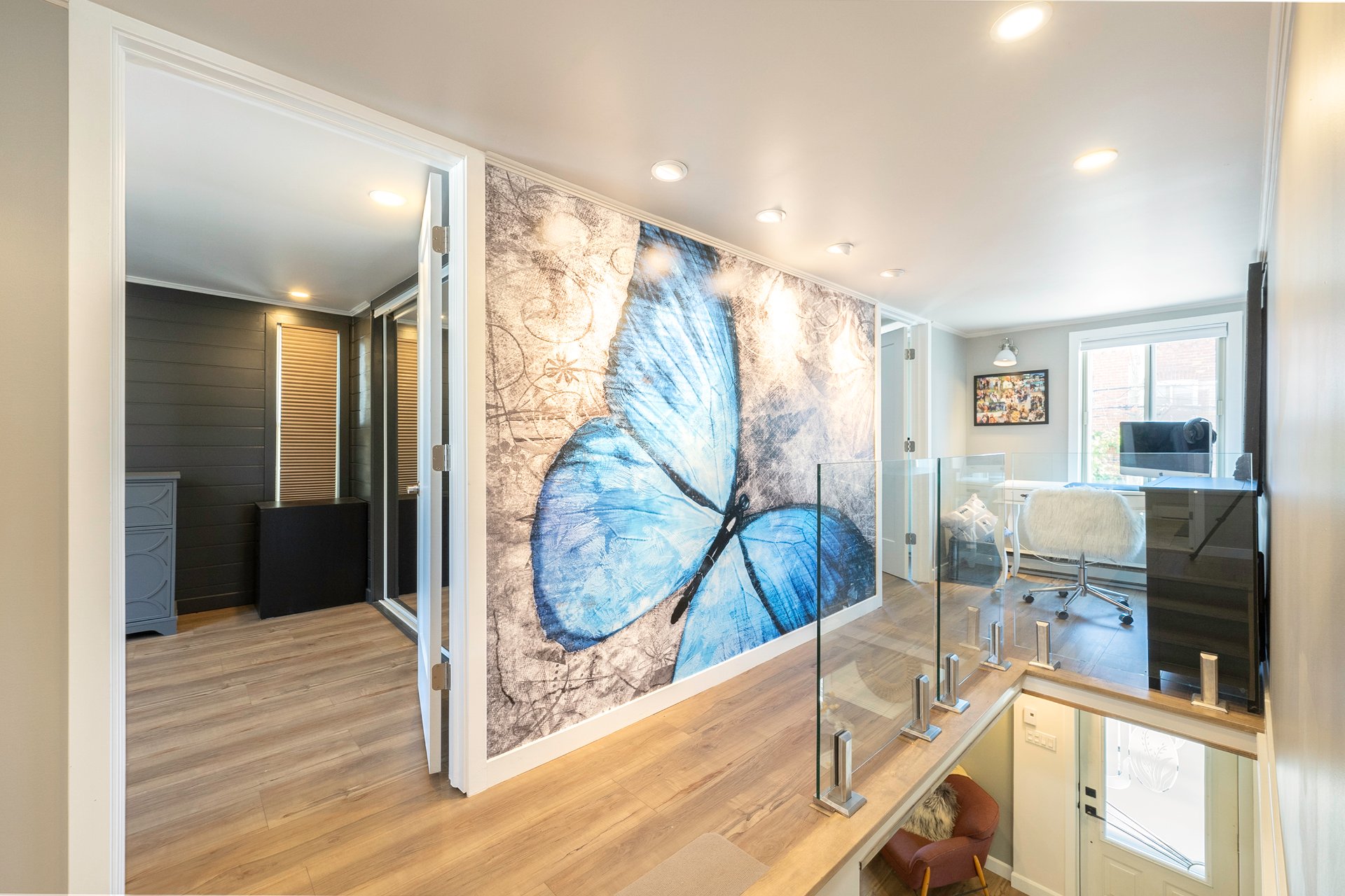 Photo - Hallway