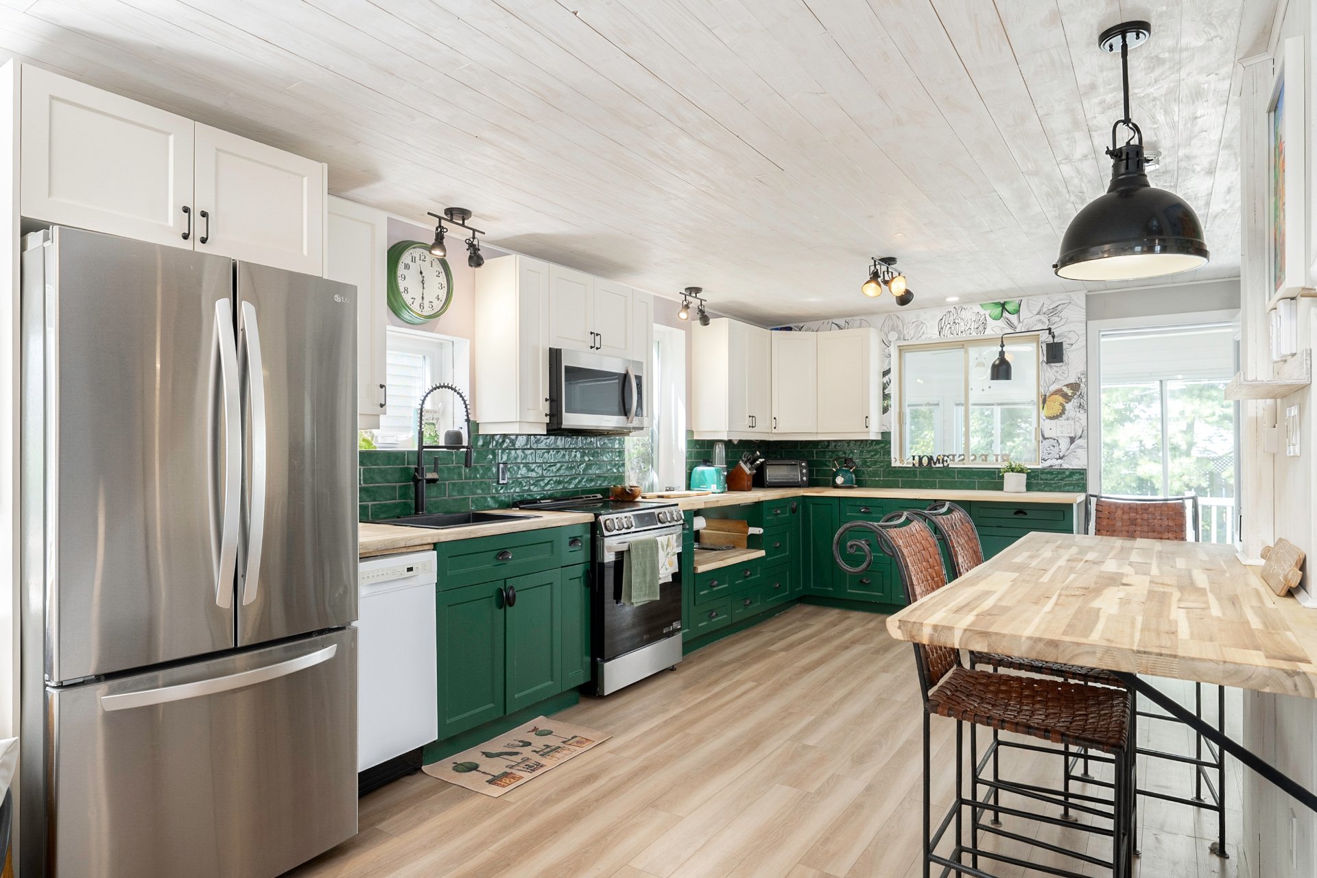 Photo - Kitchen