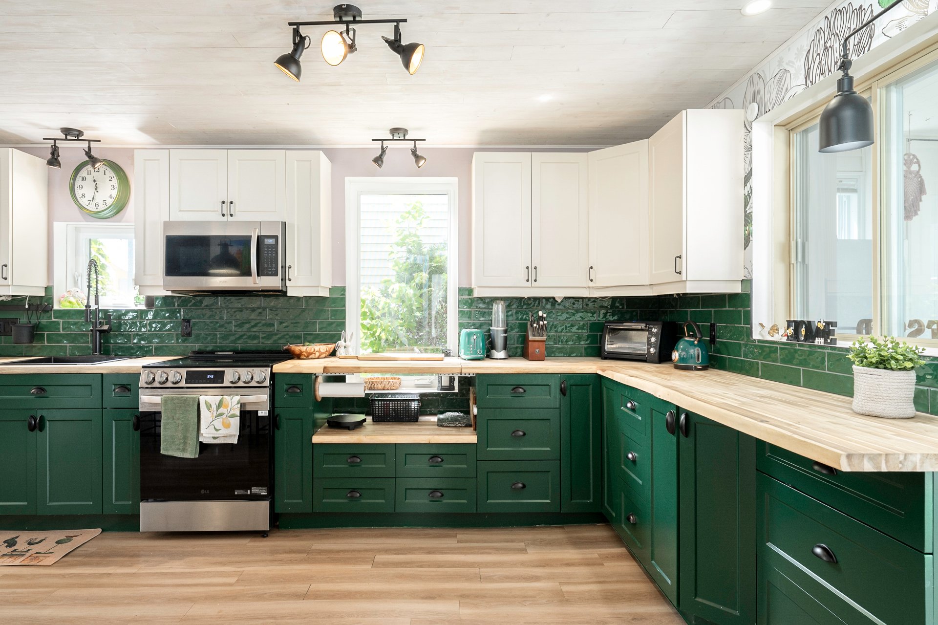 Photo - Kitchen