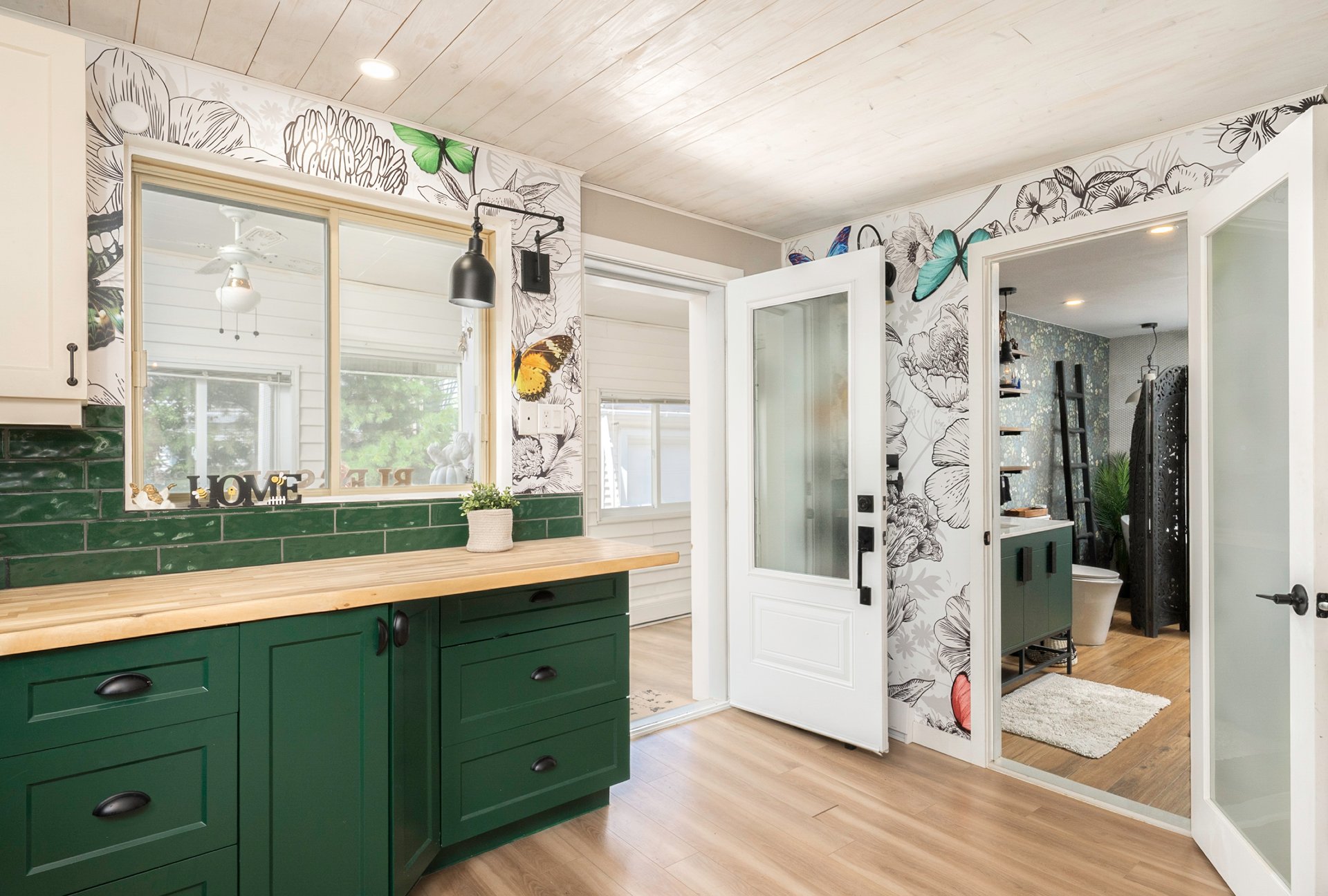 Photo - Kitchen