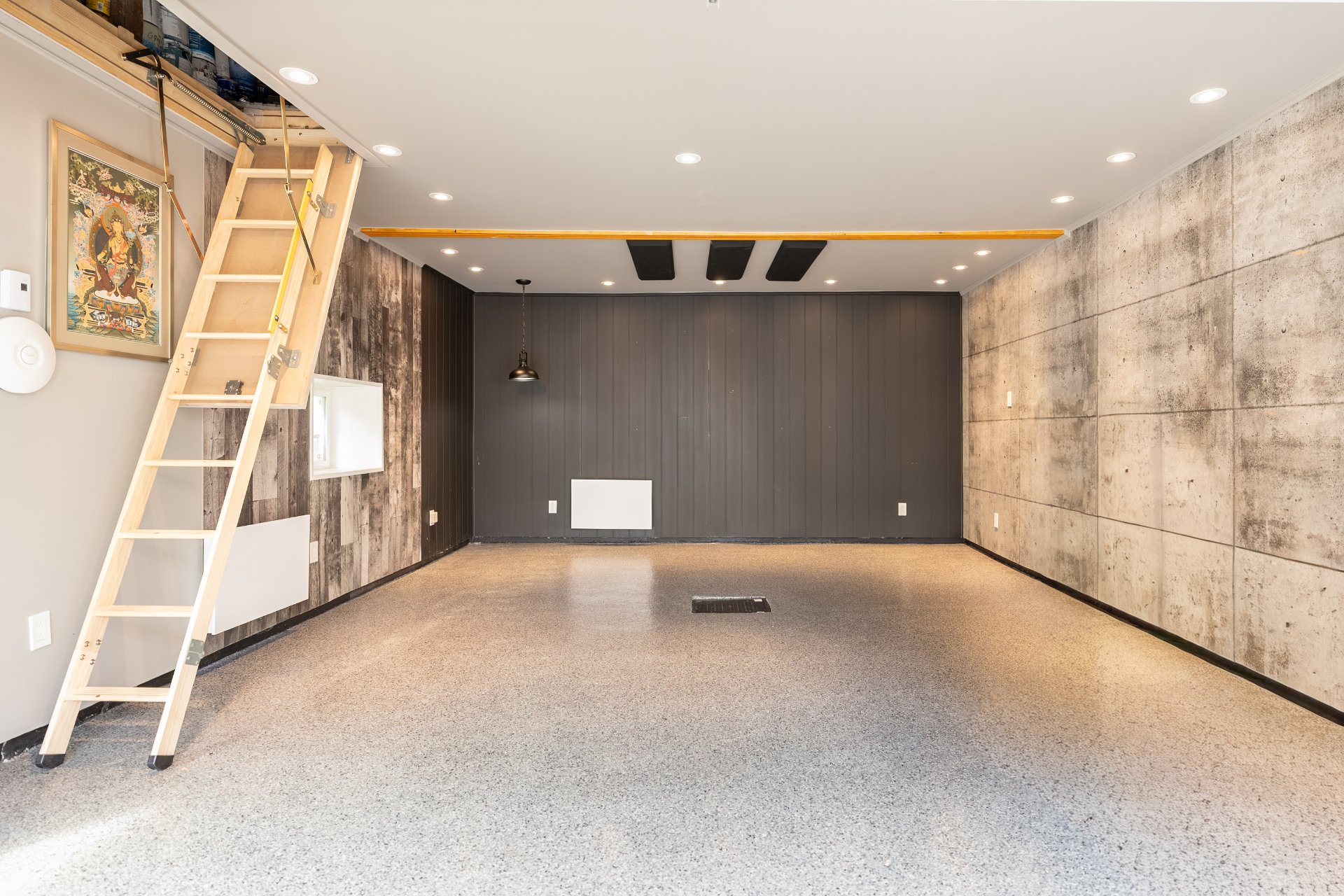 Photo - Garage