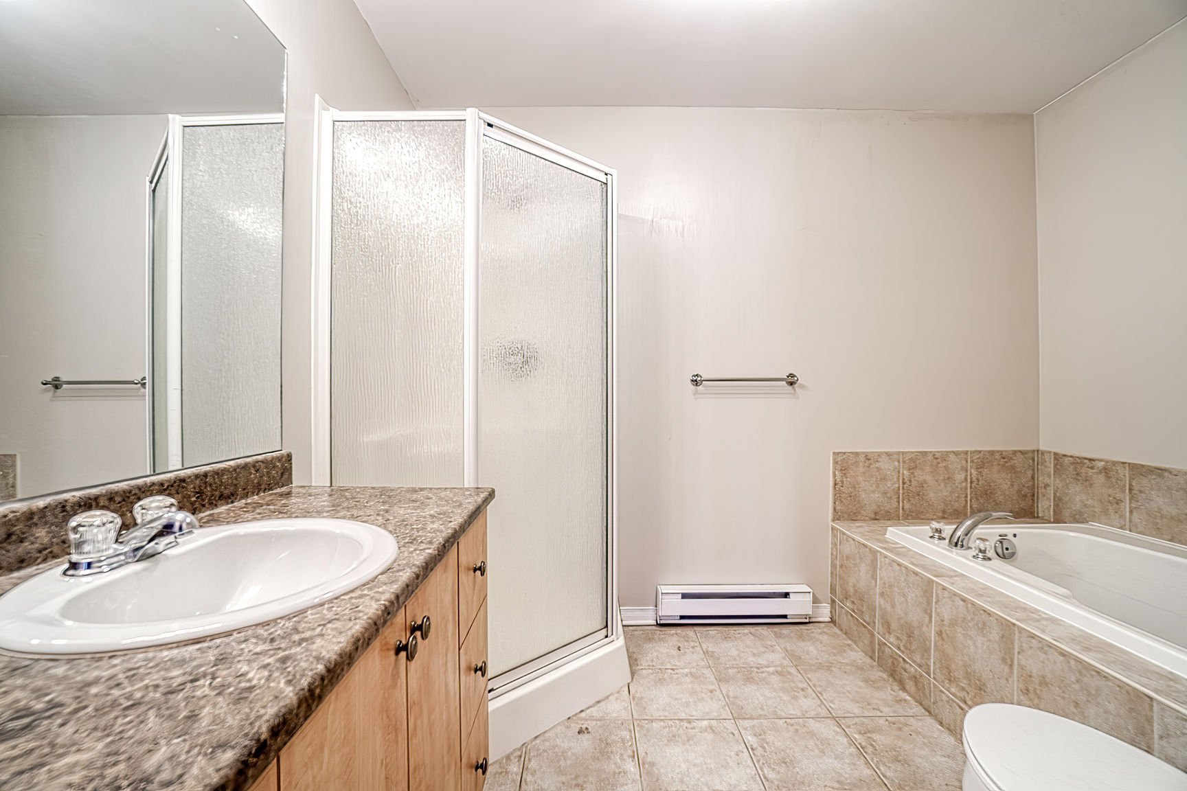 Photo - Salle de bains attenante à la CCP