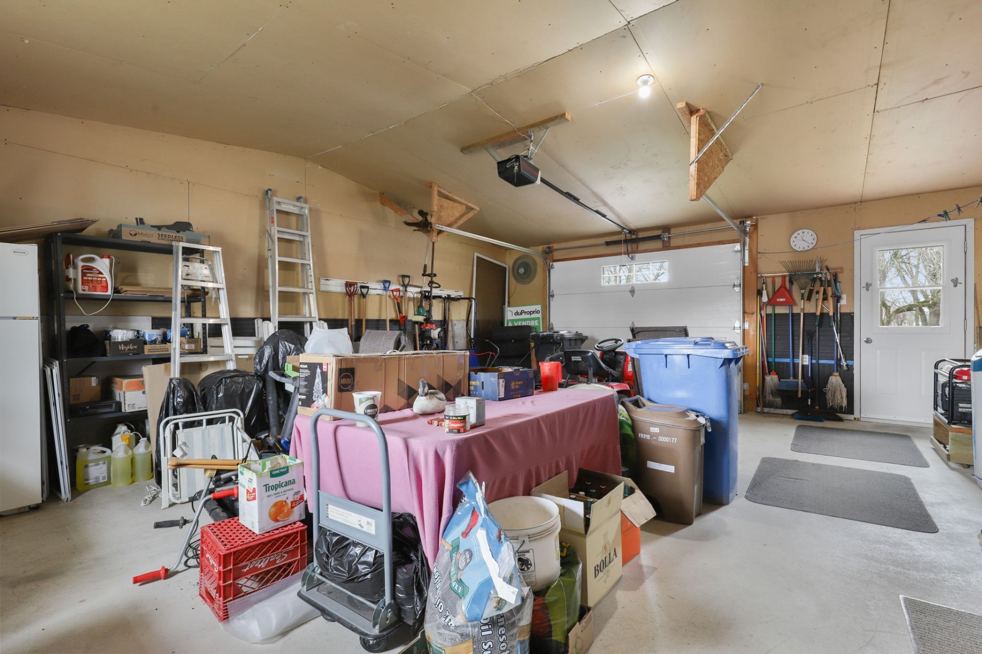 Photo - Garage