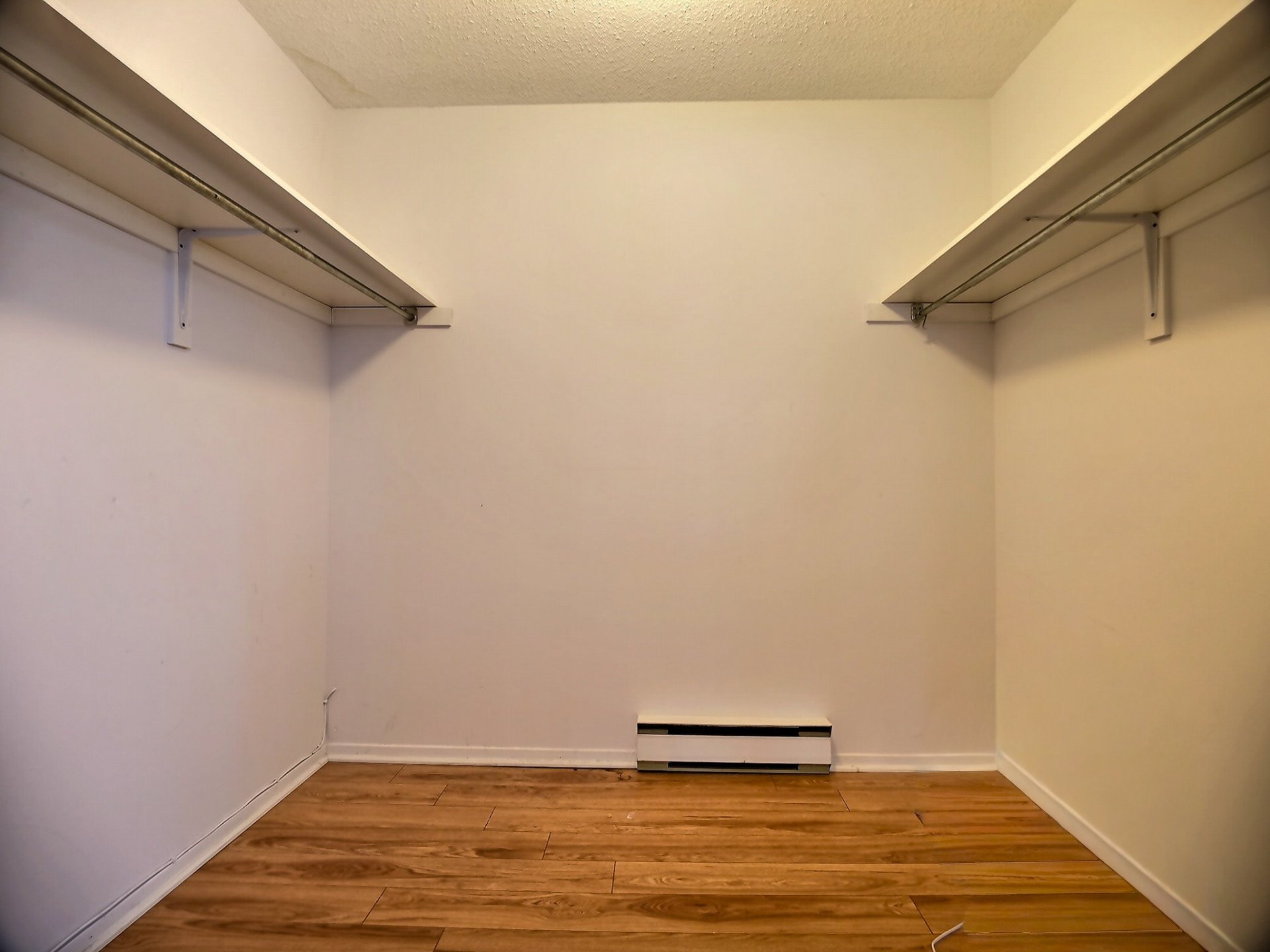 Photo - Penderie (Walk-in)