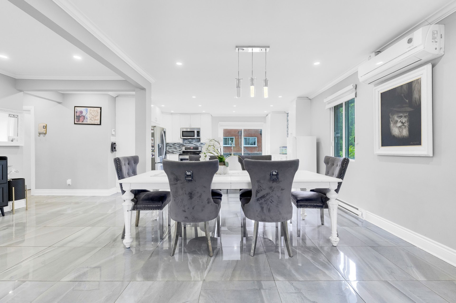 Photo - Dining room