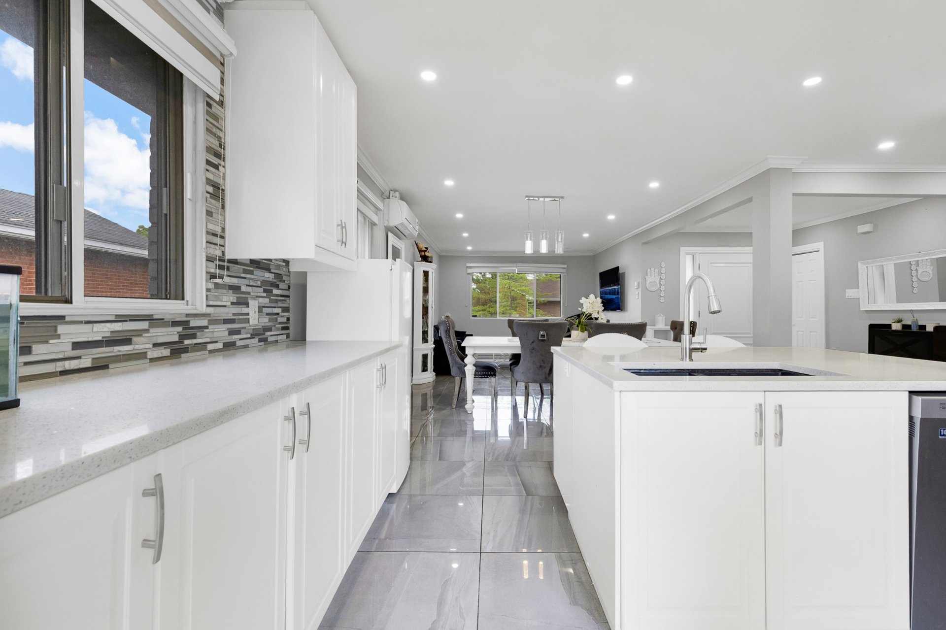 Photo - Kitchen