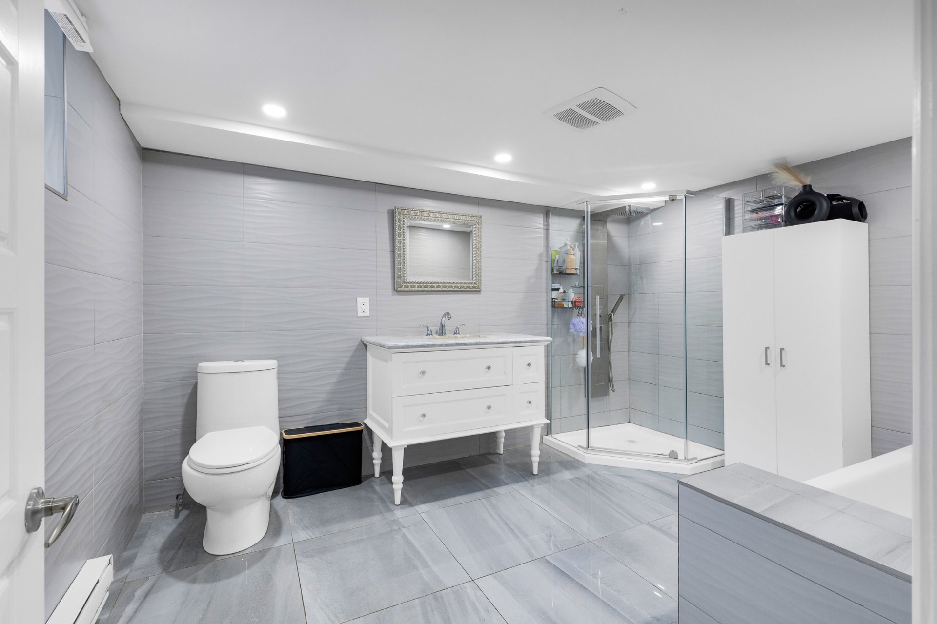 Photo - Bathroom
