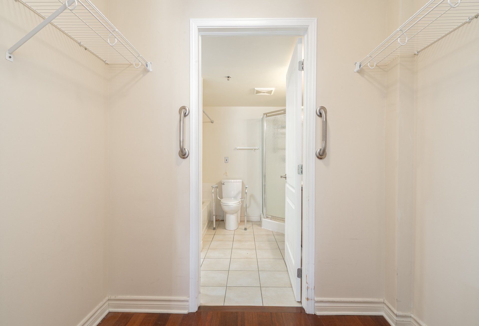 Photo - Penderie (Walk-in)