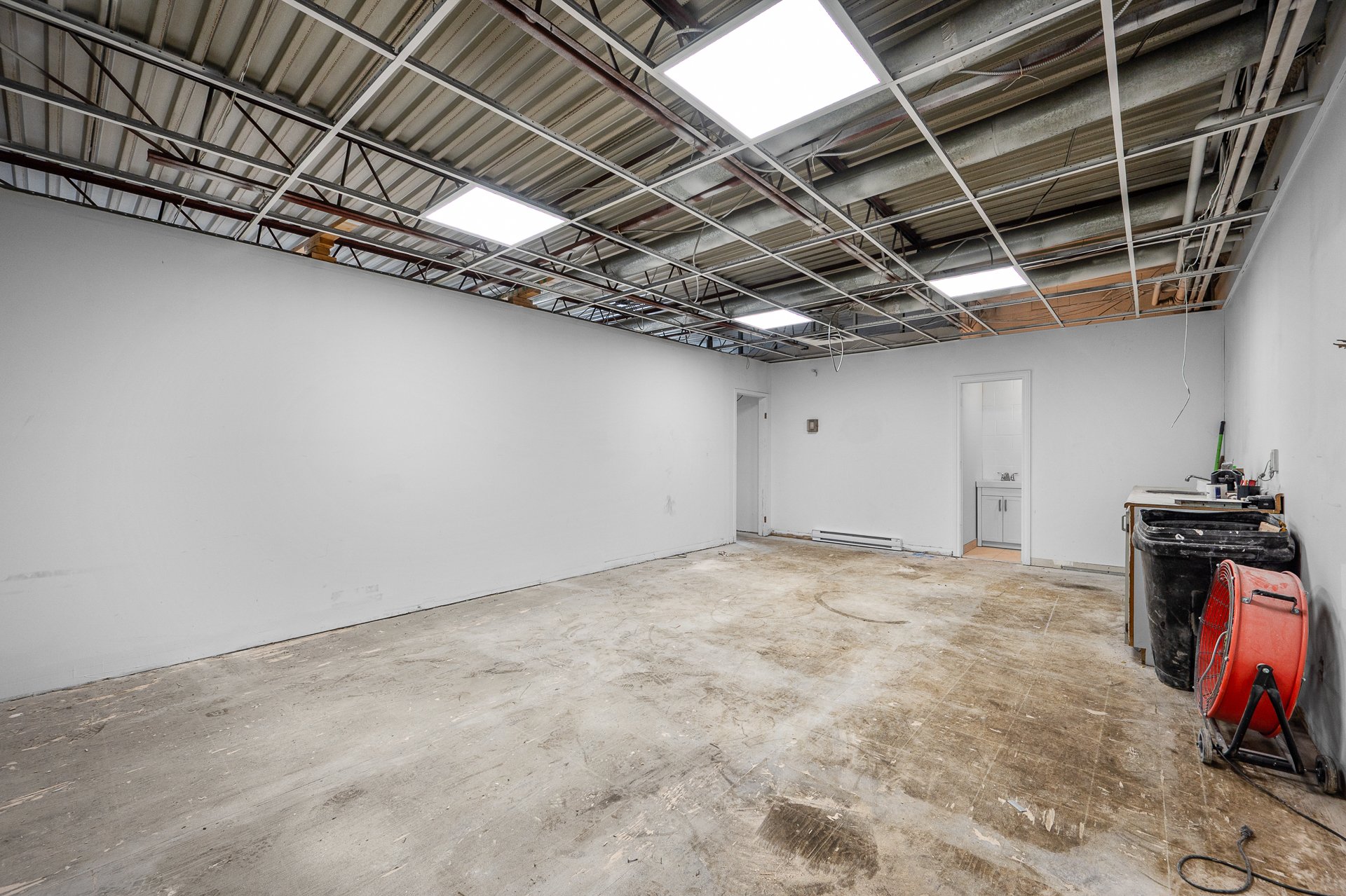 Photo - Mezzanine