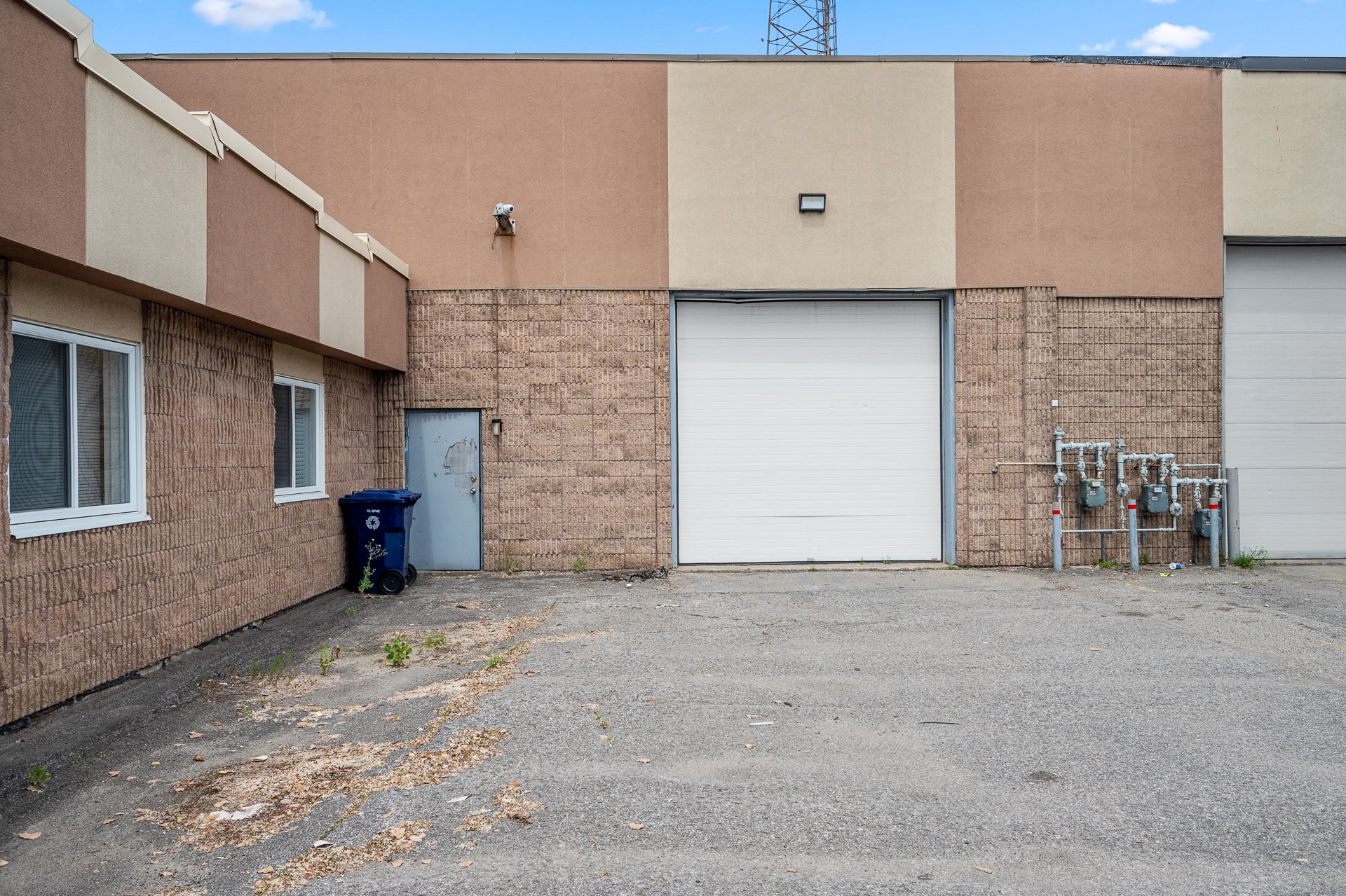 Photo - Exterior