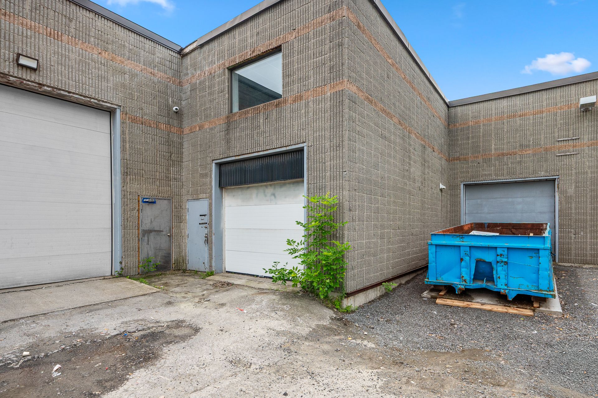 Photo - Exterior