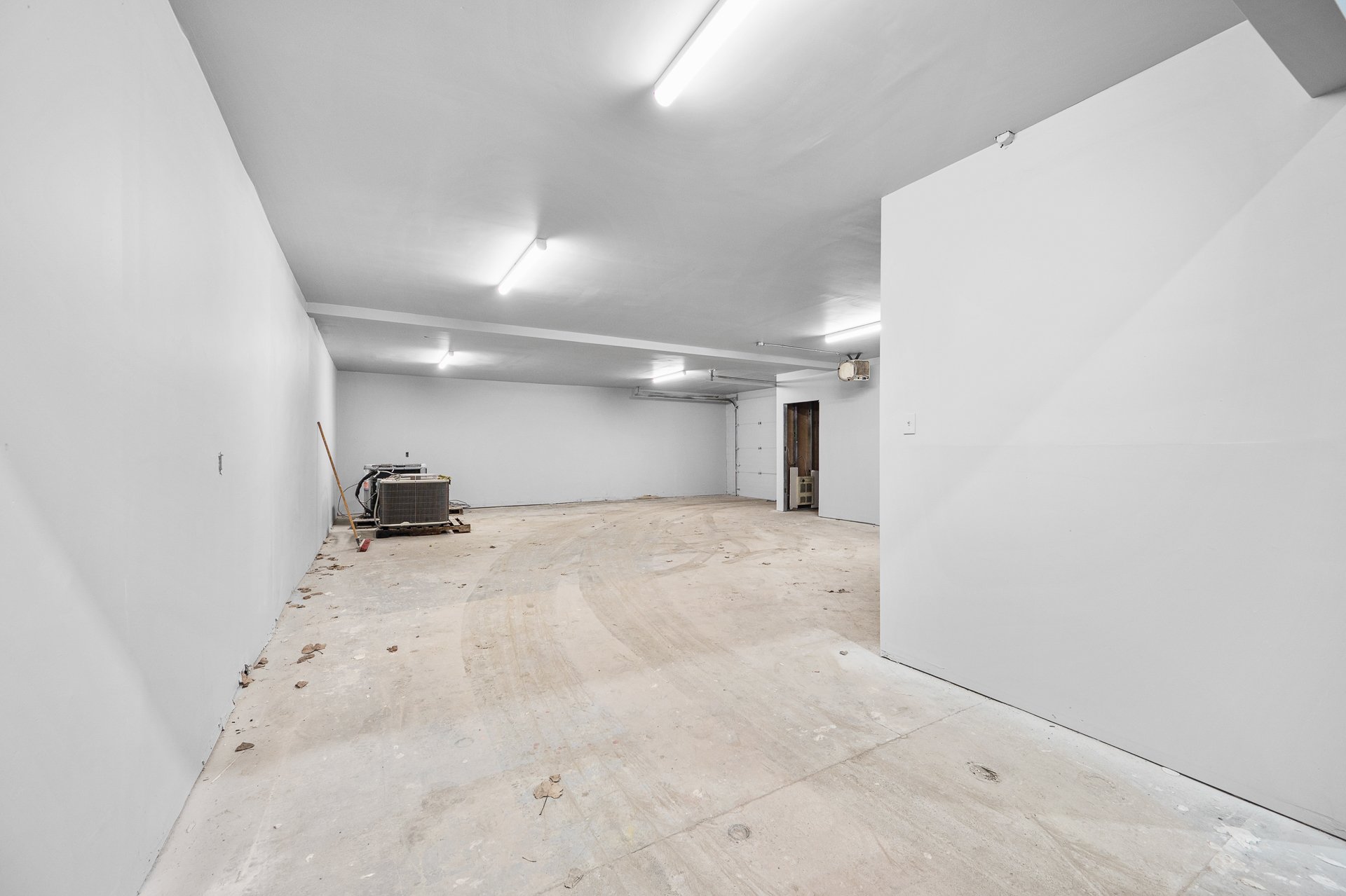 Photo - Interior