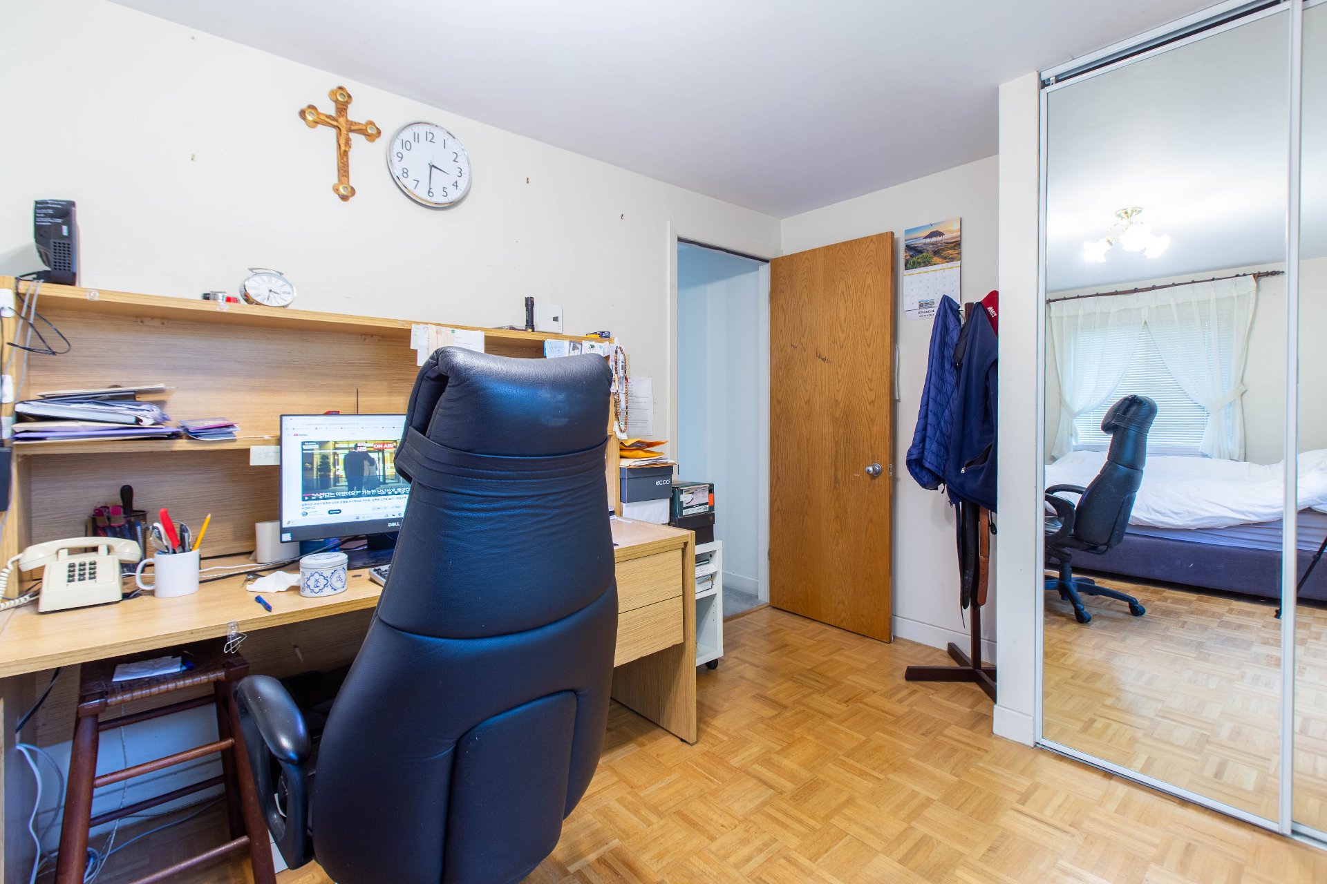 Photo - Office