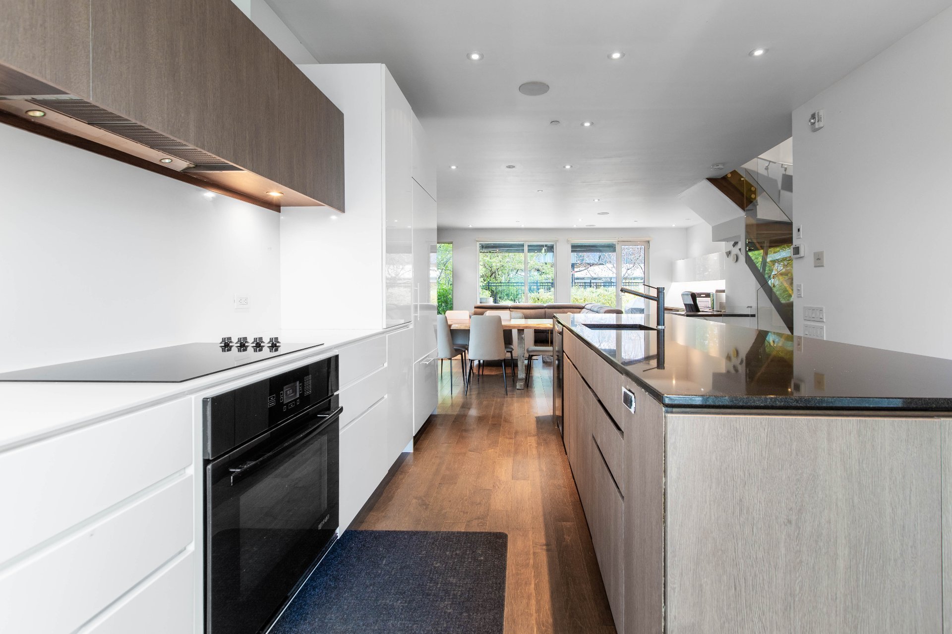 Photo - Kitchen
