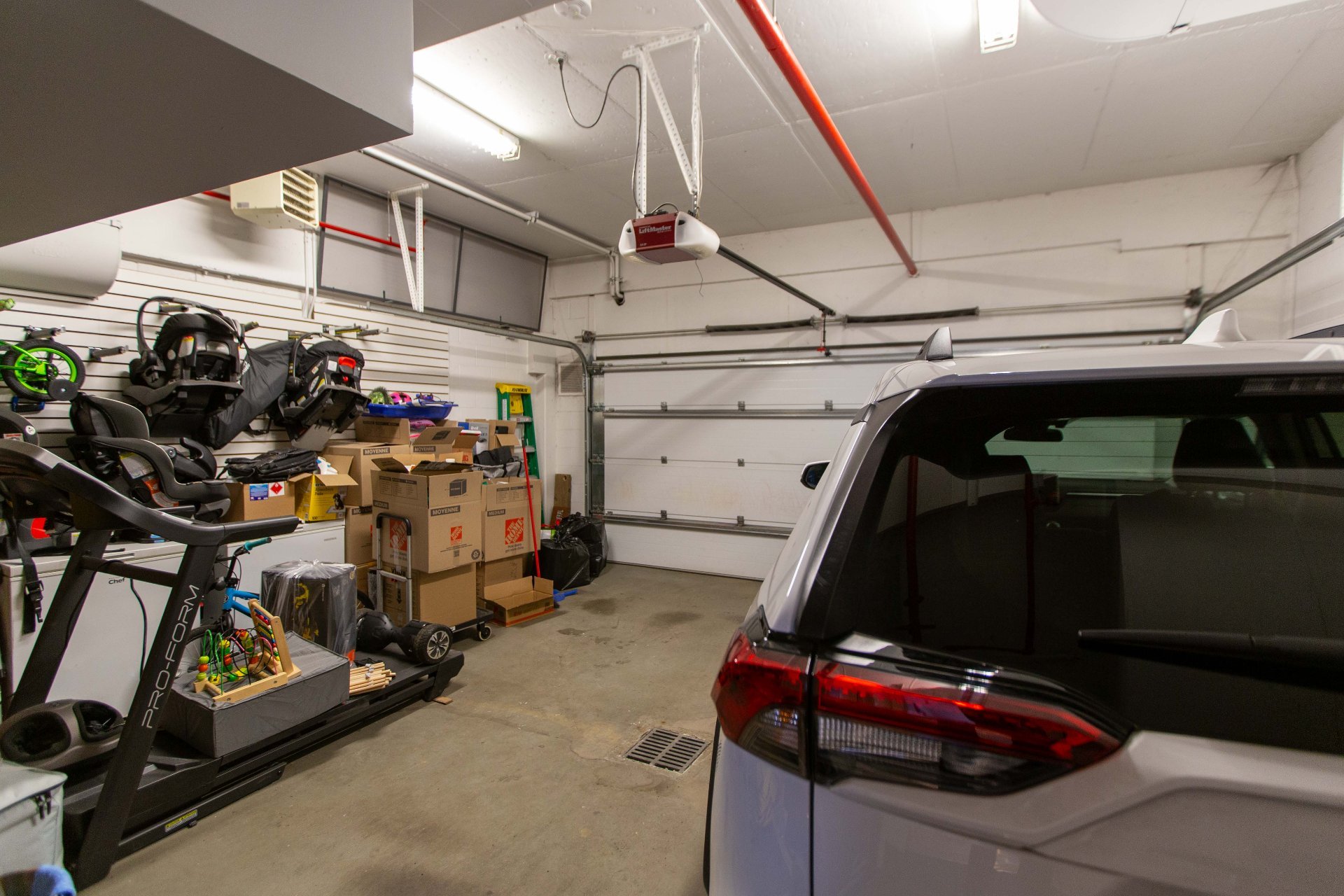 Photo - Garage