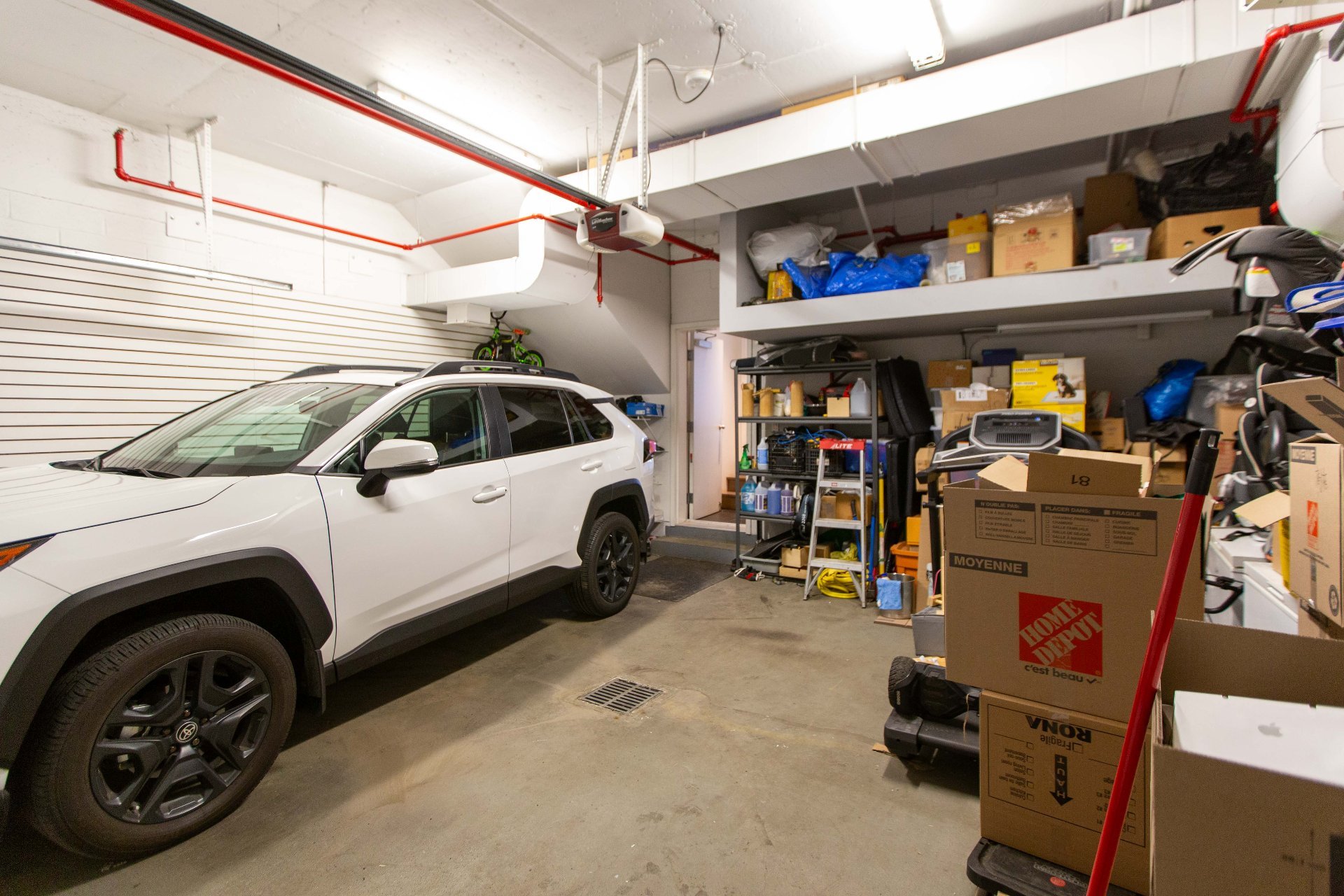Photo - Garage