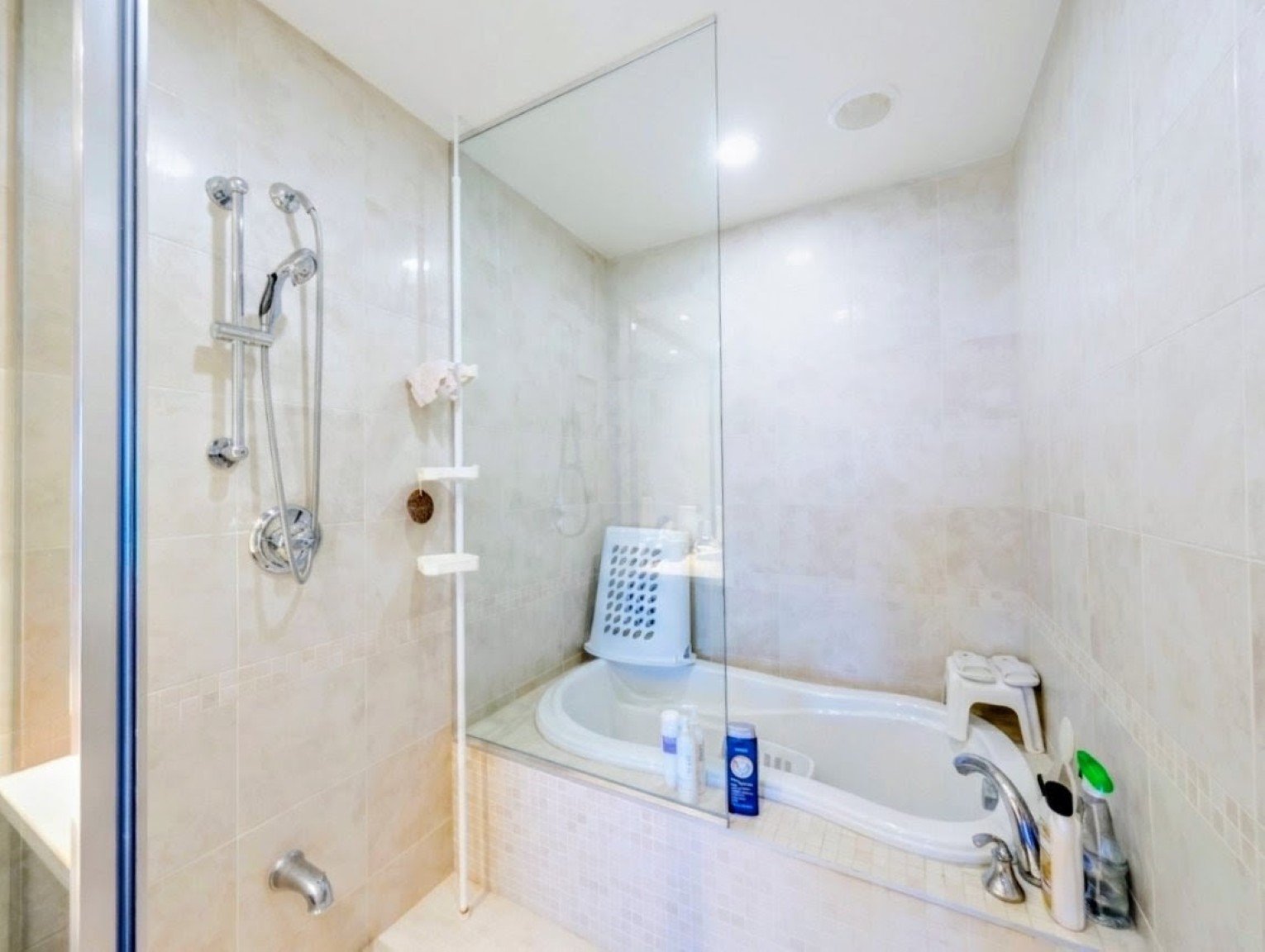 Photo - Ensuite bathroom