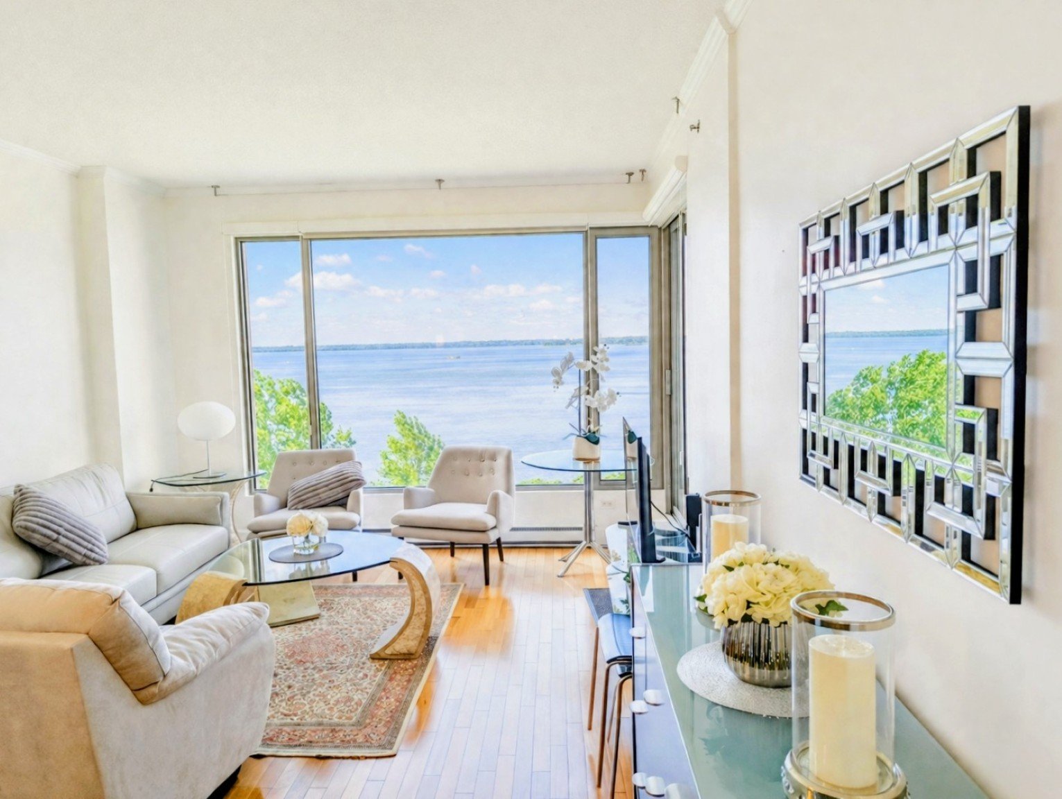 Photo - Family room