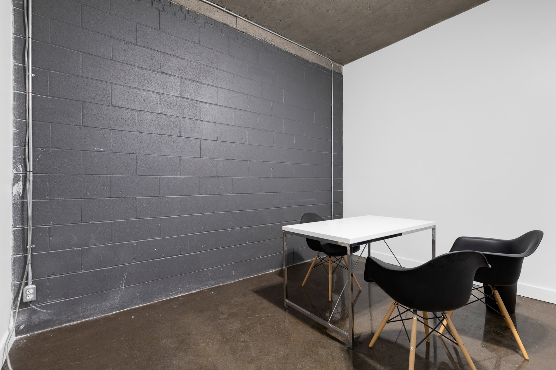 Photo - Bureau