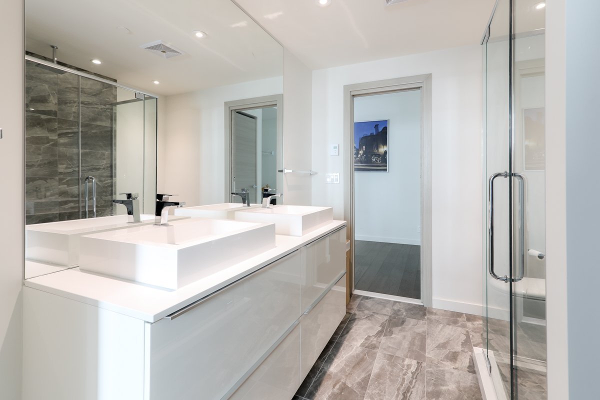 Photo - Ensuite bathroom