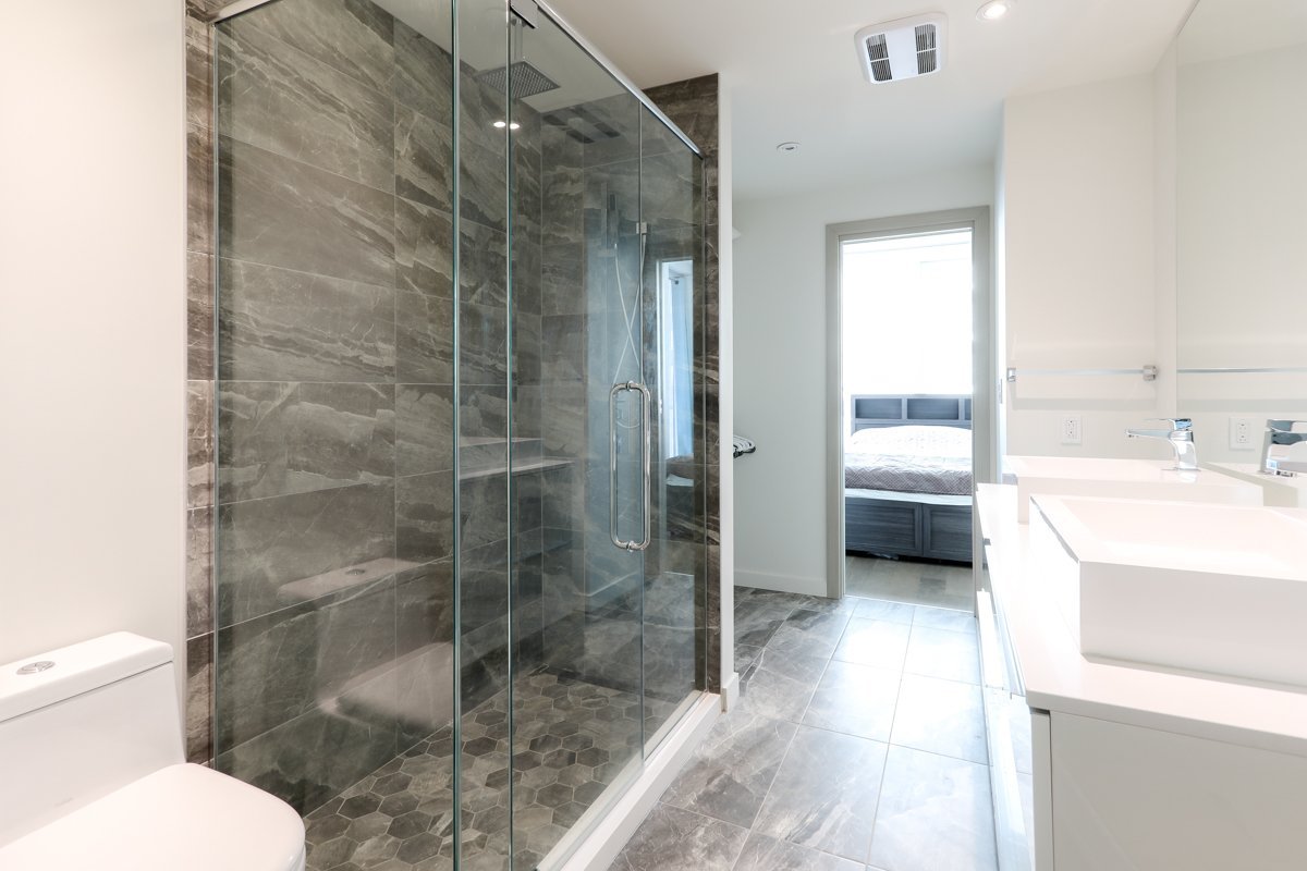 Photo - Ensuite bathroom