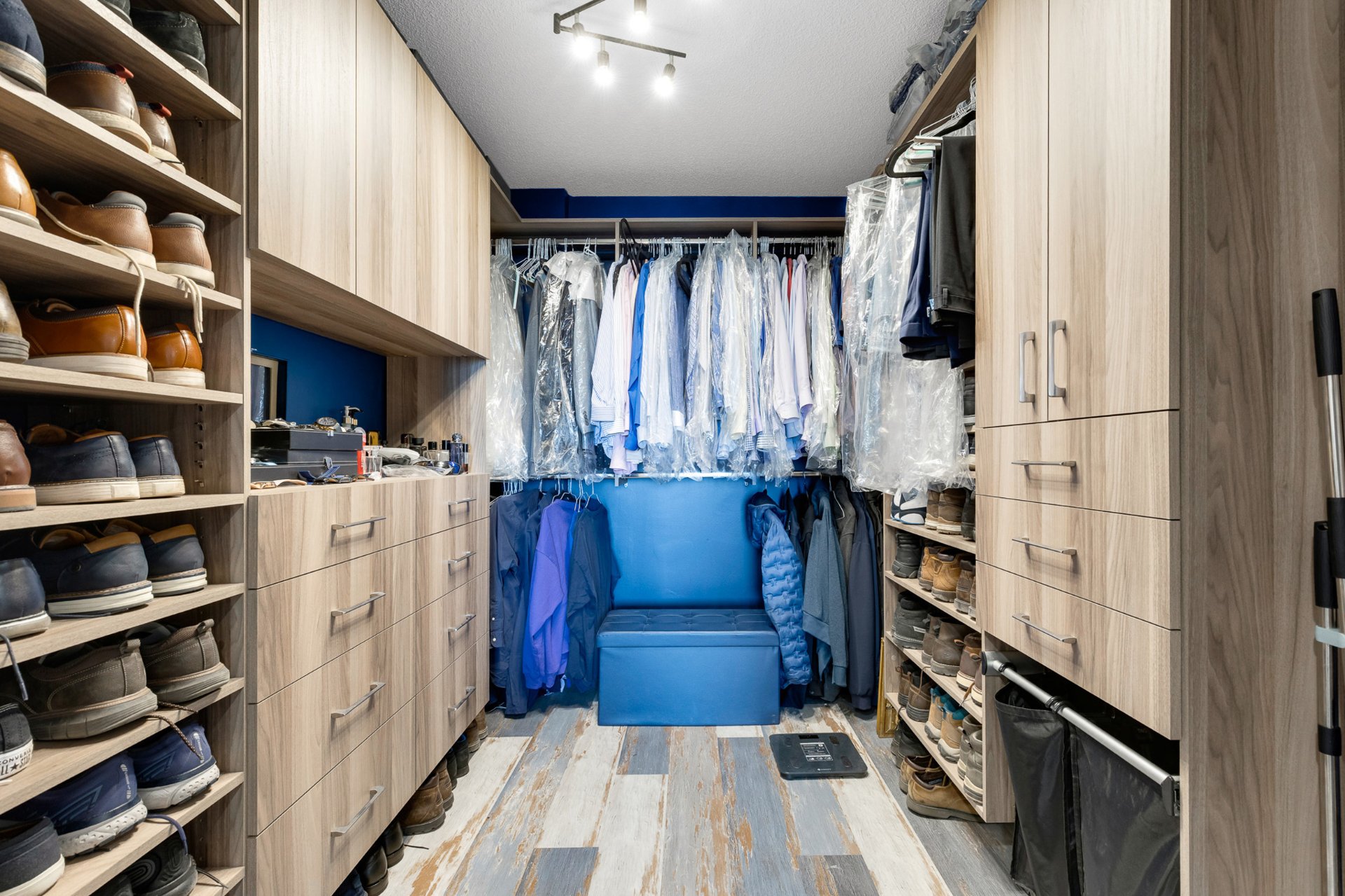 Photo - Walk-in closet
