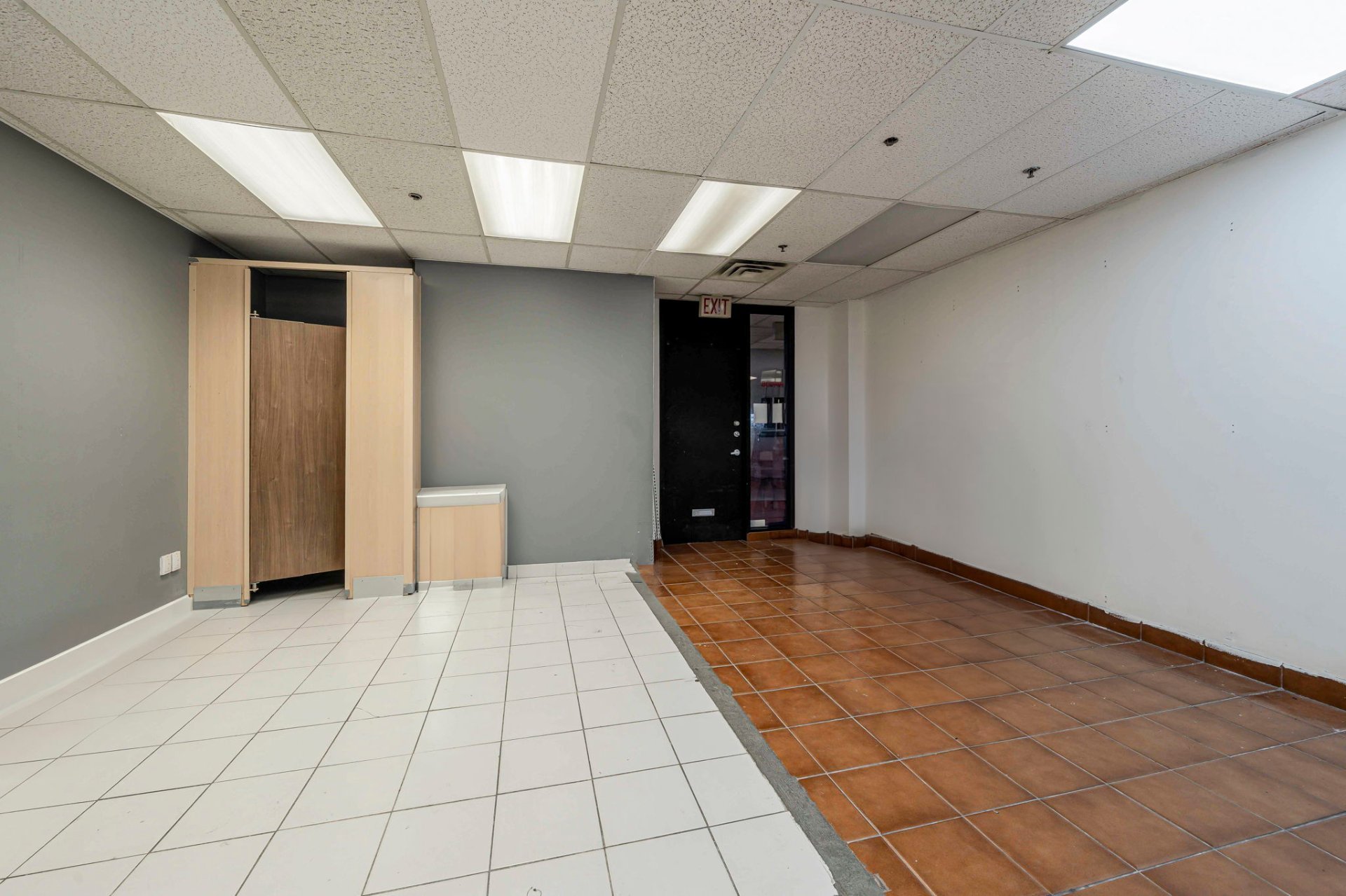Photo - Reception Area
