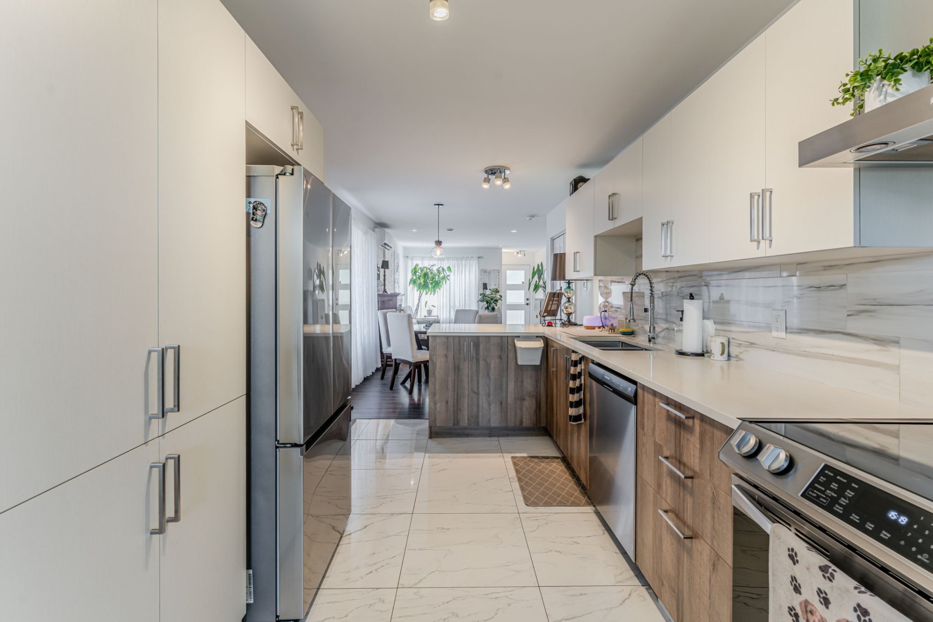 Photo - Kitchen