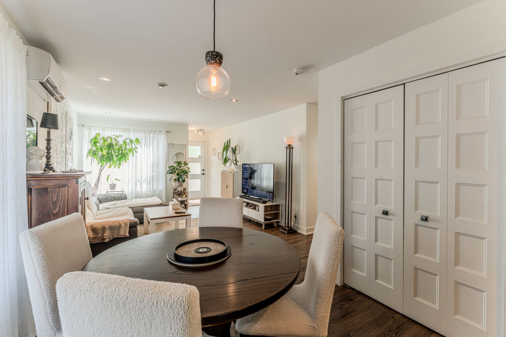 Photo - Dining room
