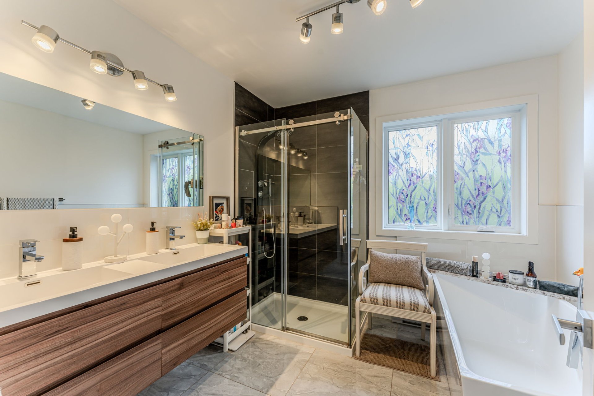 Photo - Bathroom