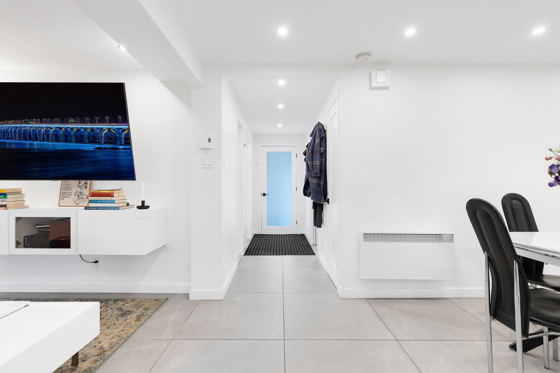 Photo - Hallway