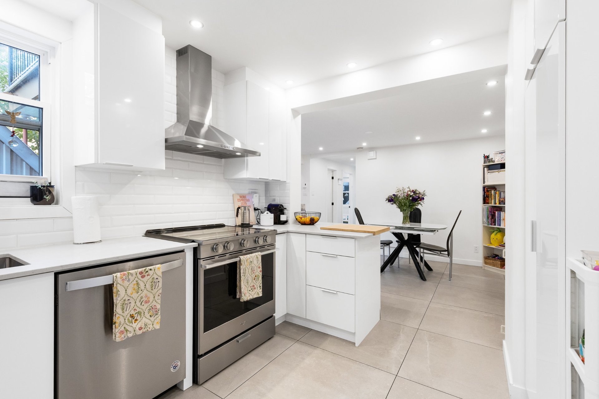 Photo - Kitchen
