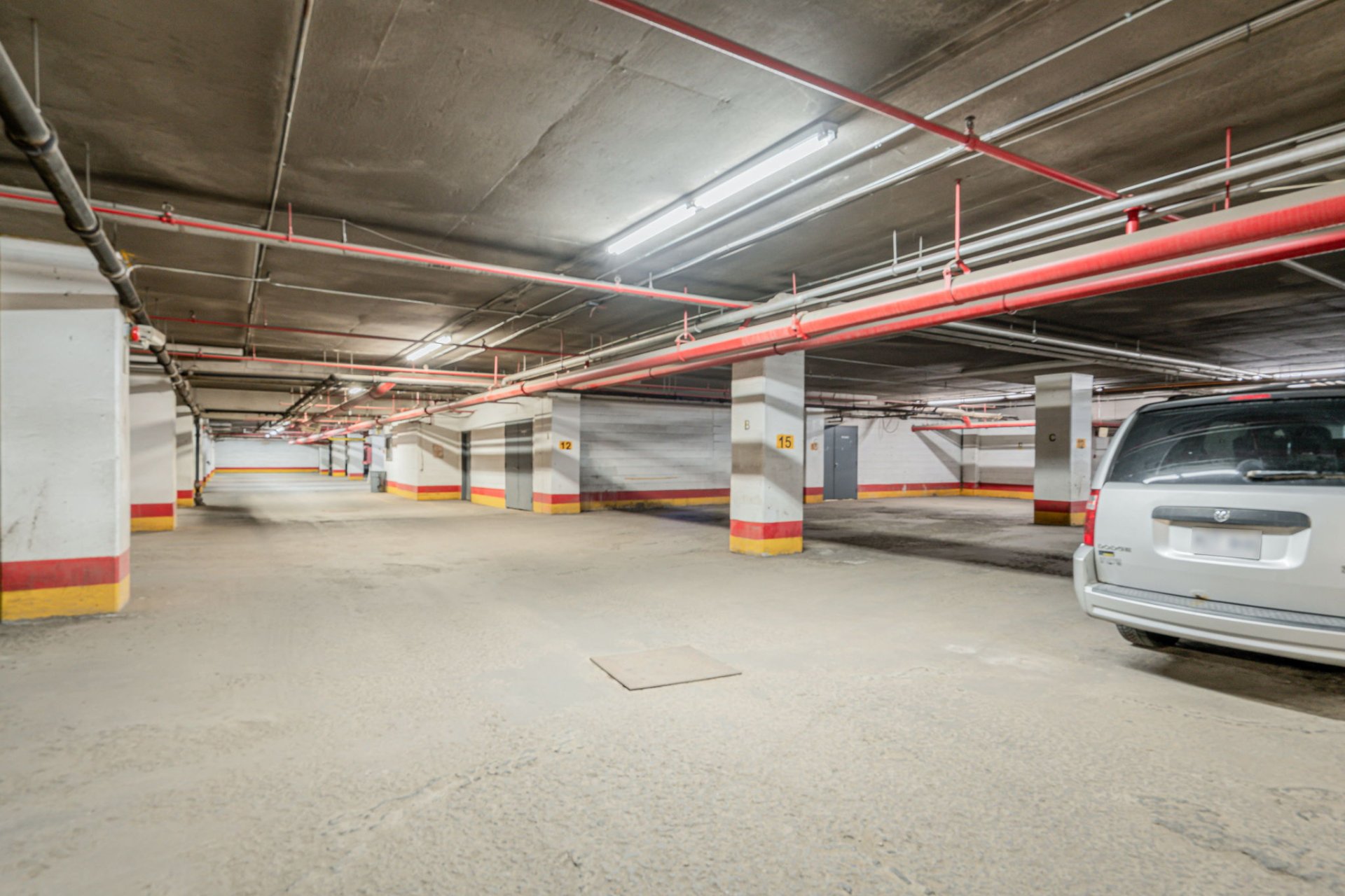 Photo - Garage