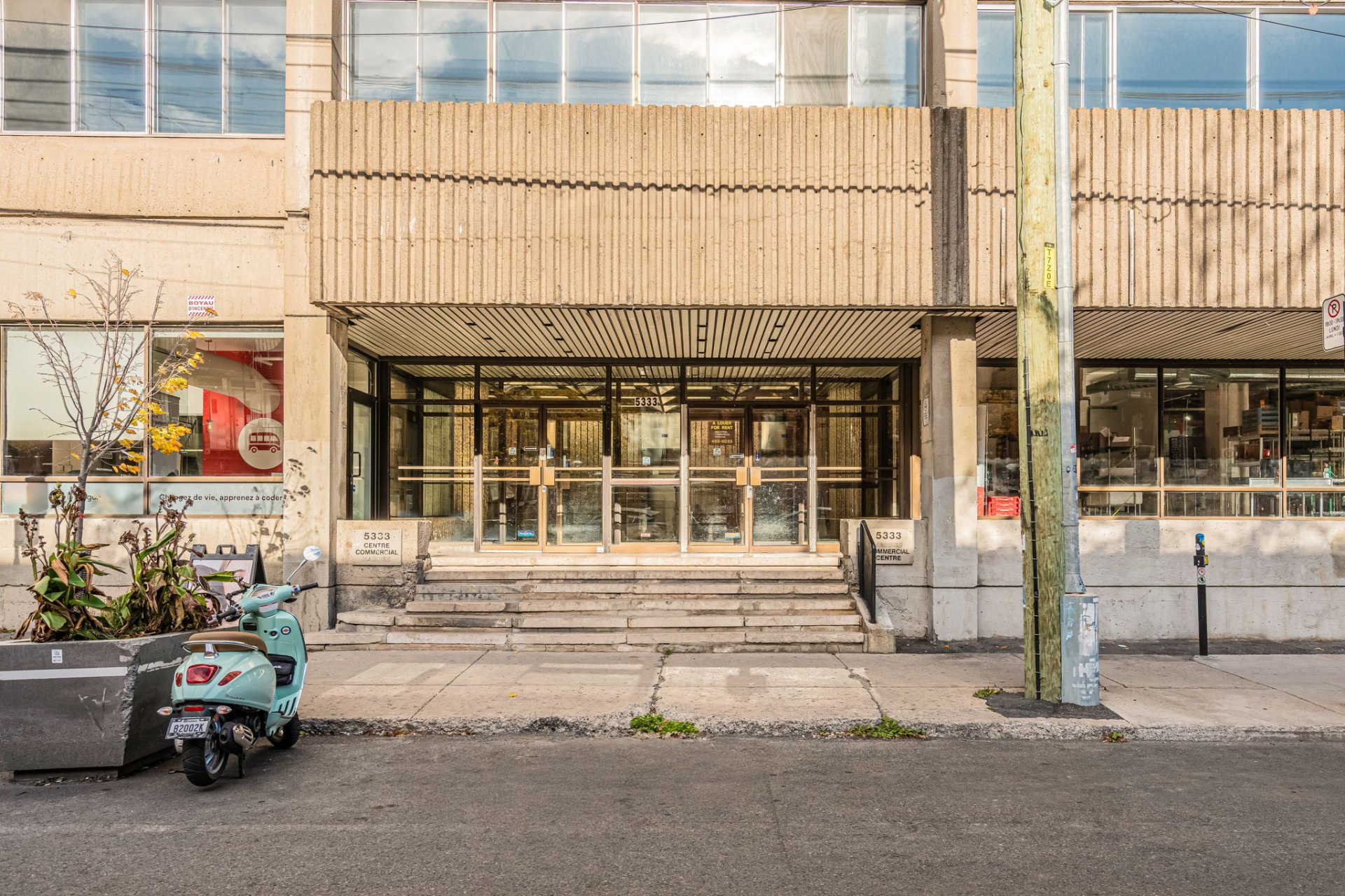 Photo - Façade