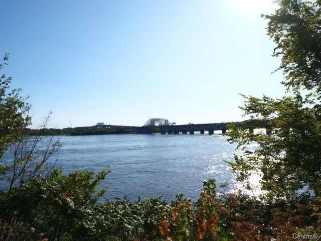 Photo - Vue sur l'eau