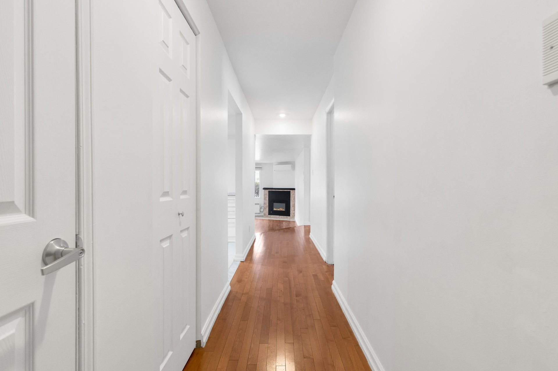 Photo - PASAGEWAY