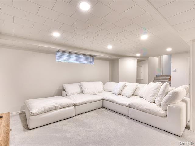 Photo - Family room