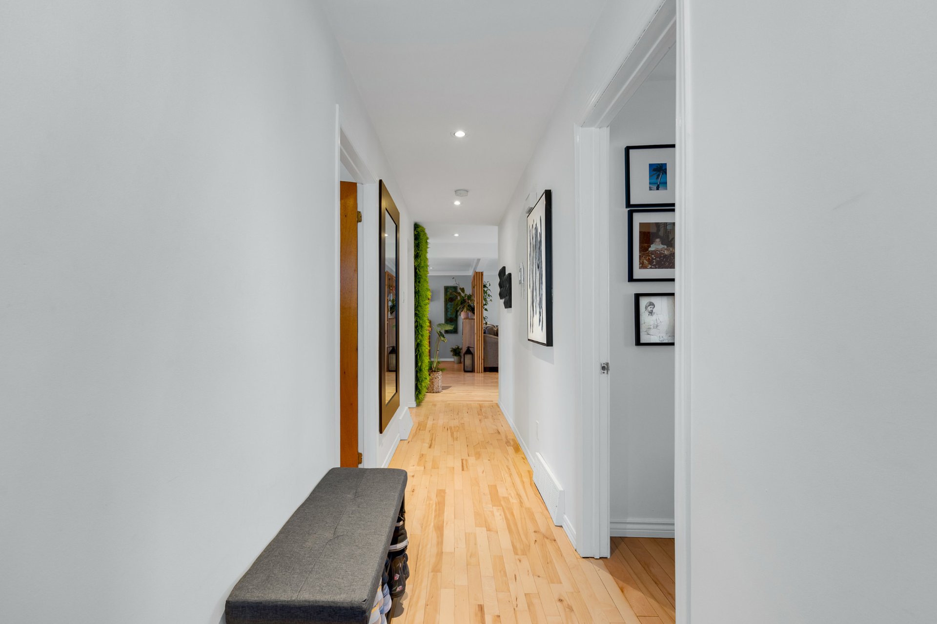 Photo - PASAGEWAY