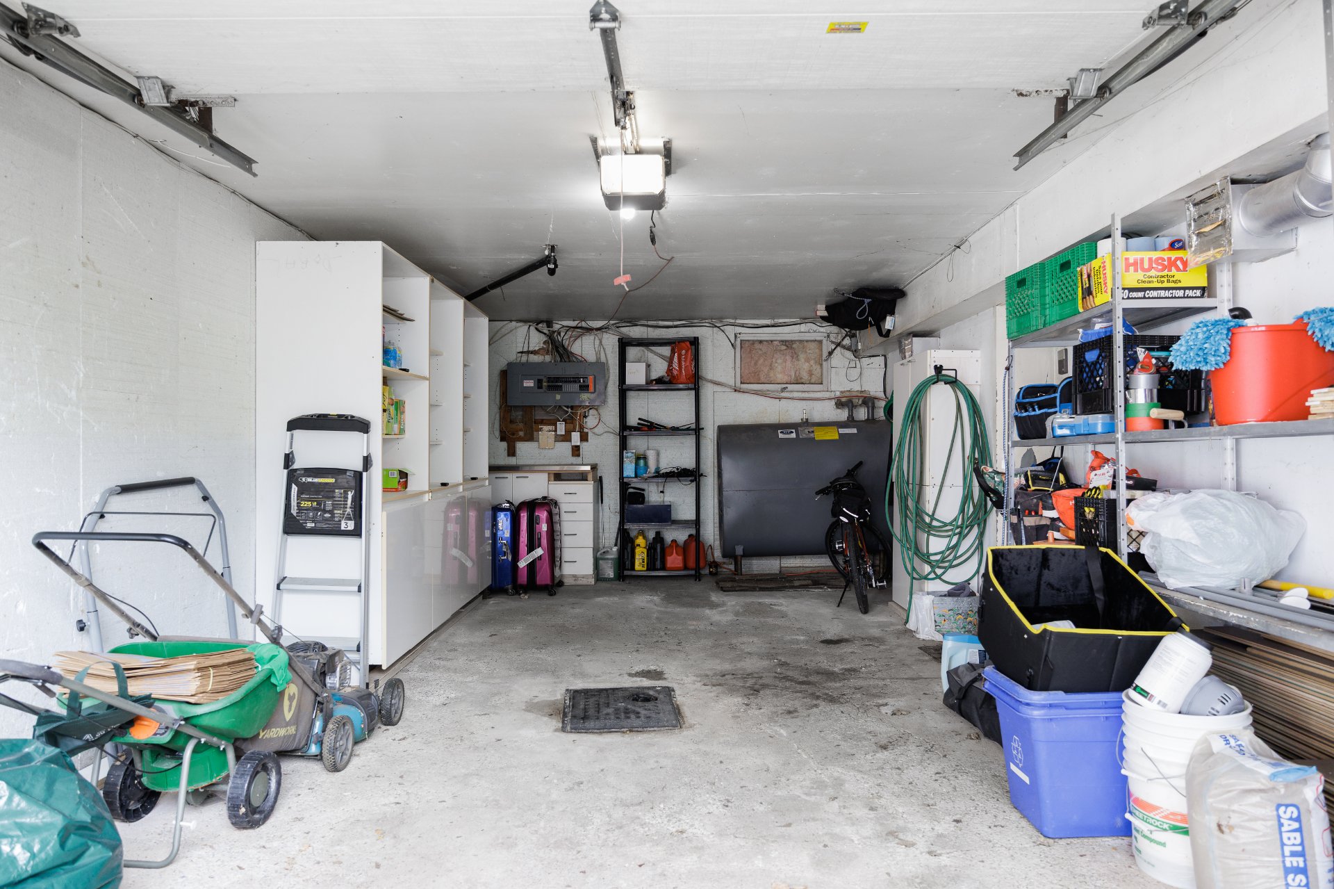 Photo - Garage
