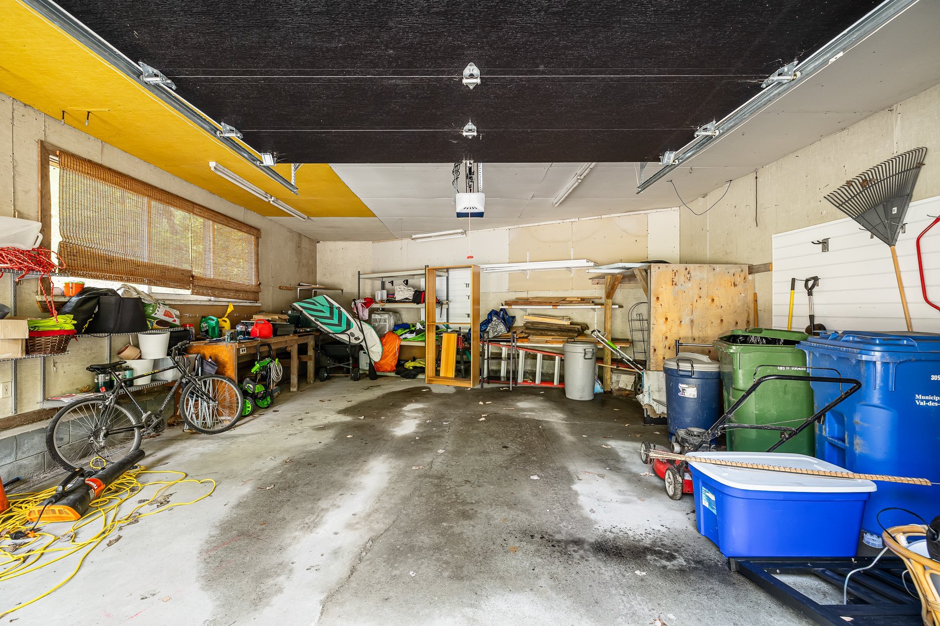 Photo - Garage