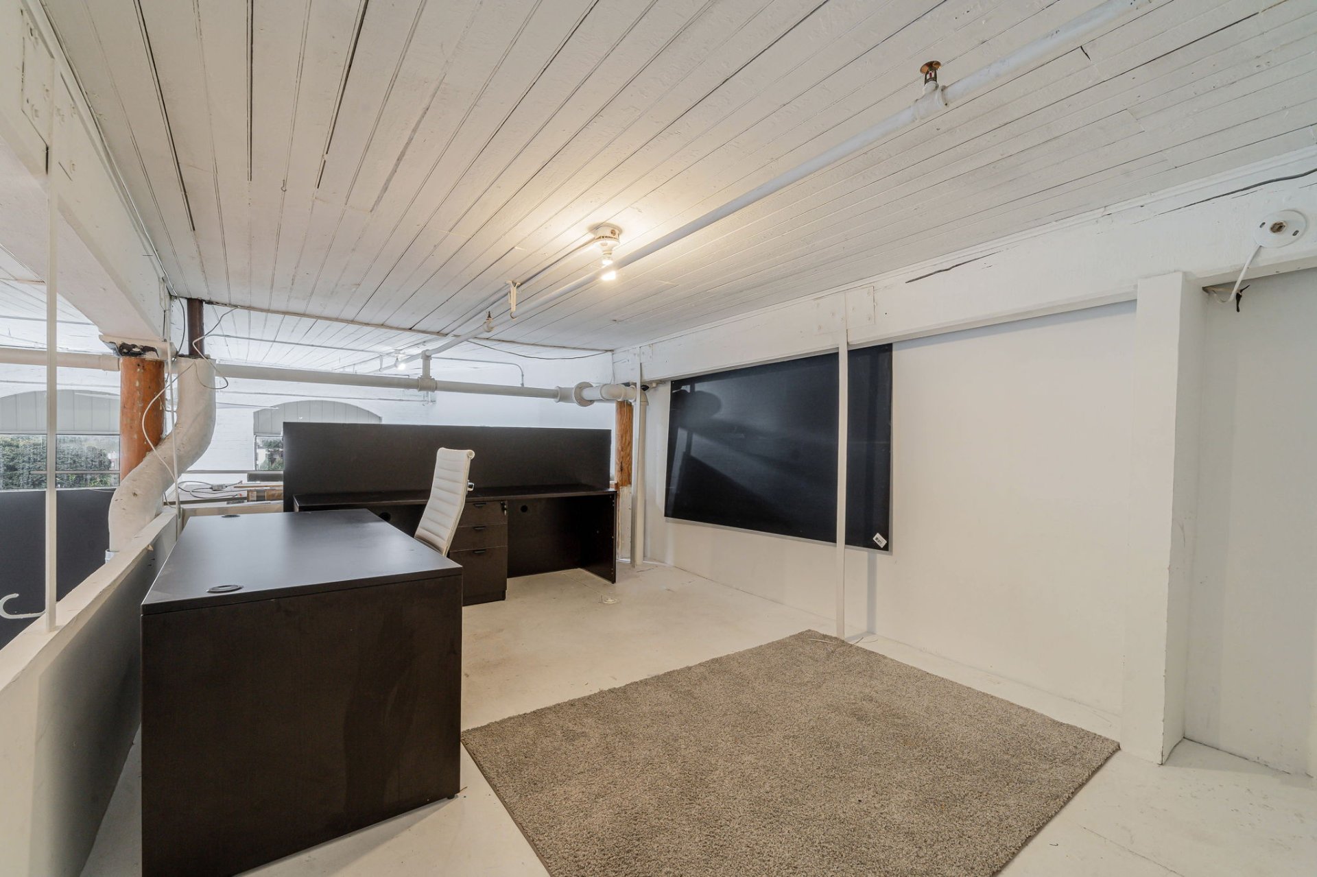 Photo - Mezzanine
