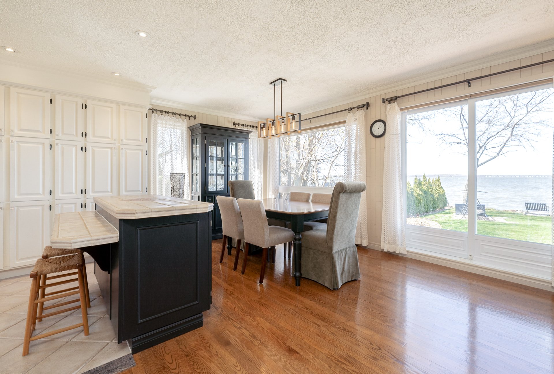 Photo - Salle à manger