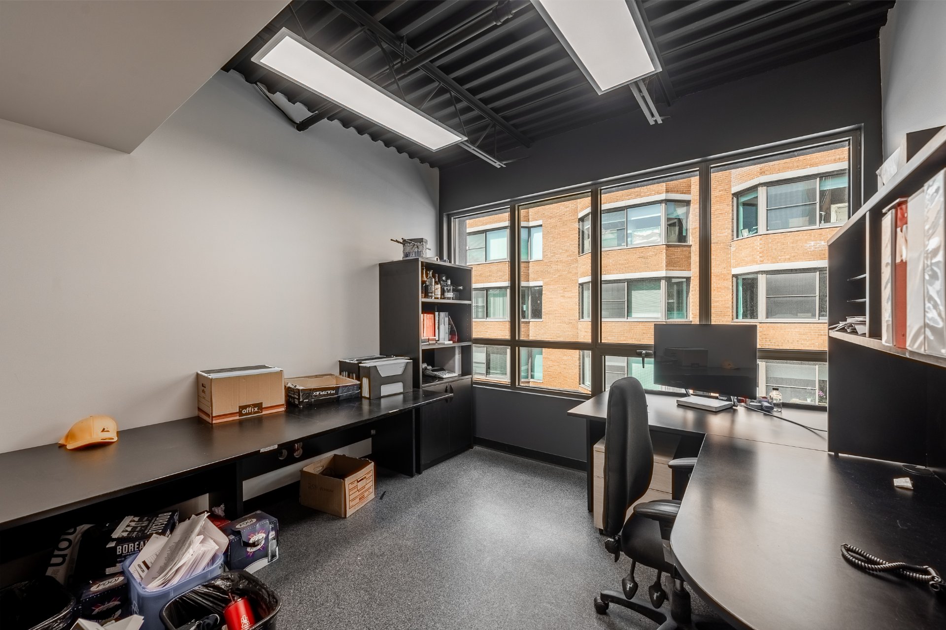 Photo - Bureau