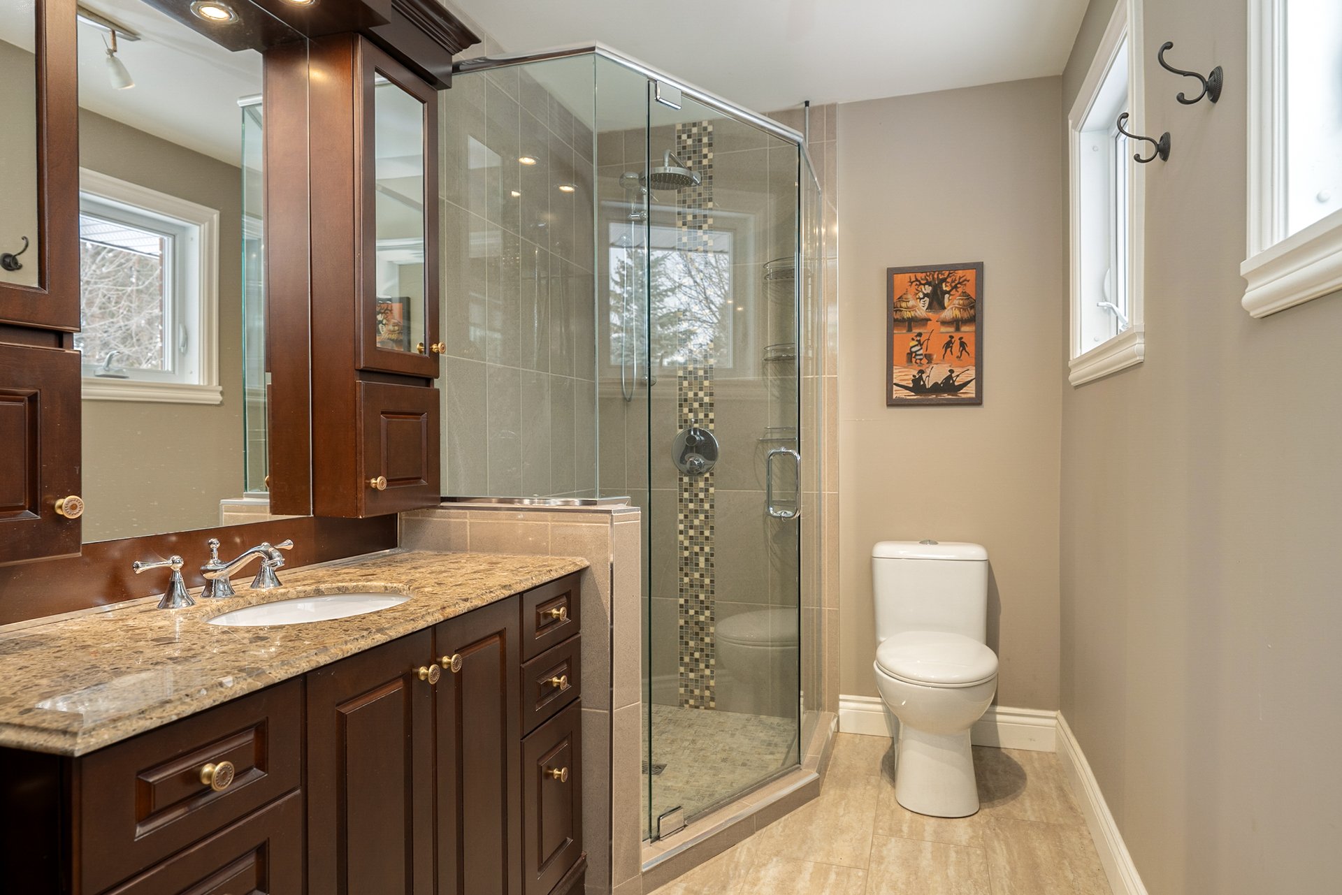 Photo - Ensuite bathroom