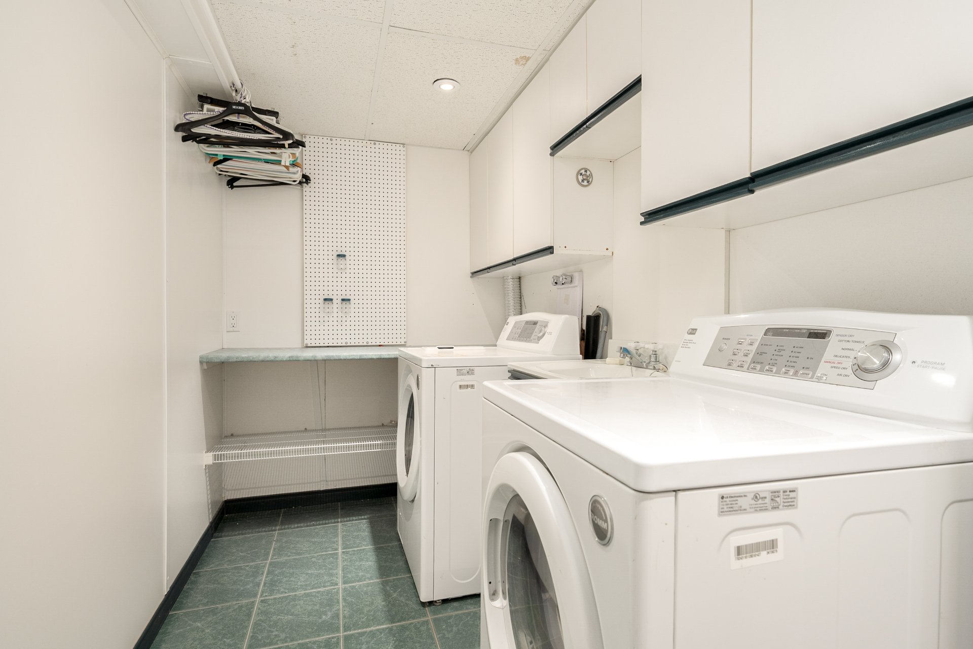 Photo - Laundry room