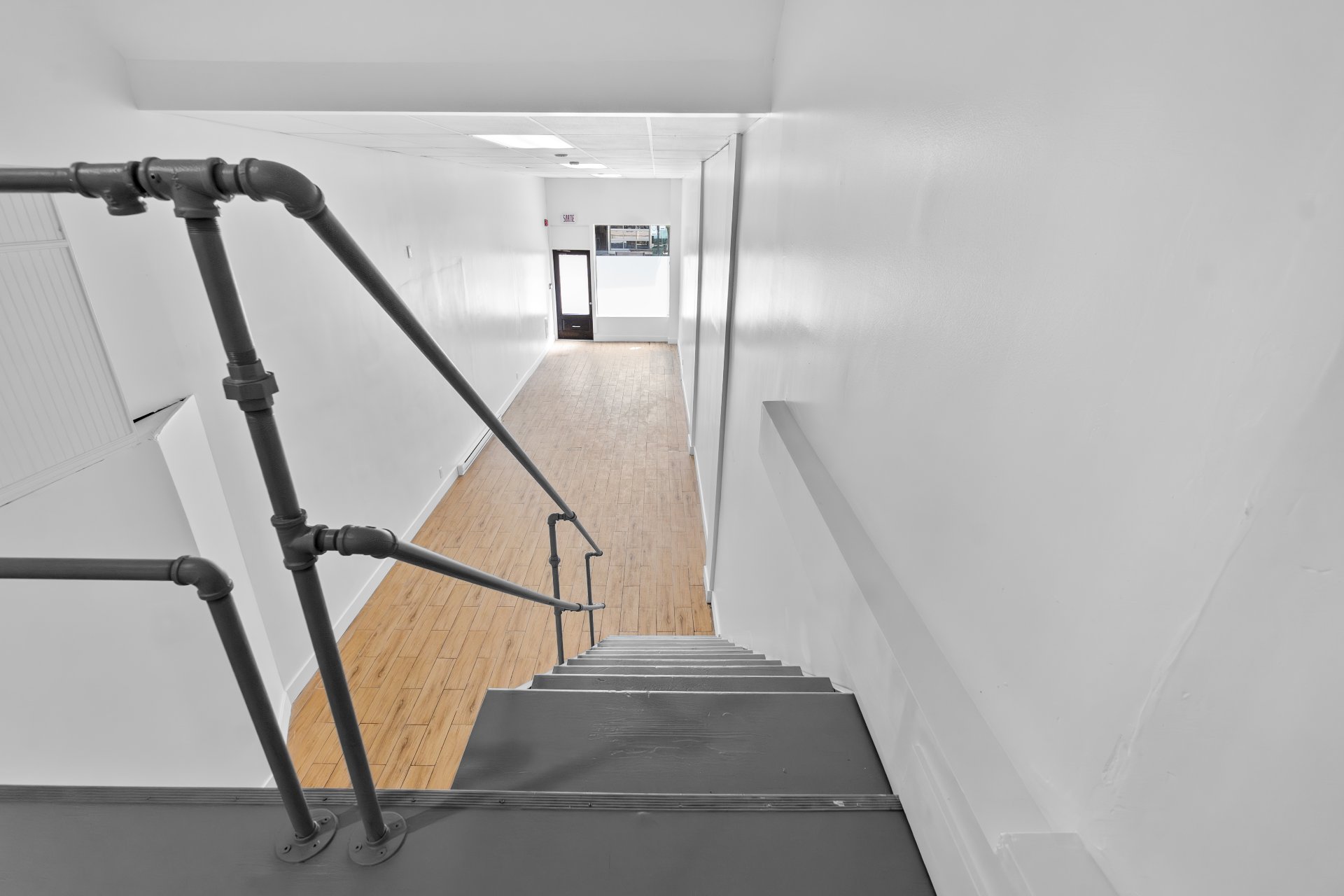 Photo - Mezzanine