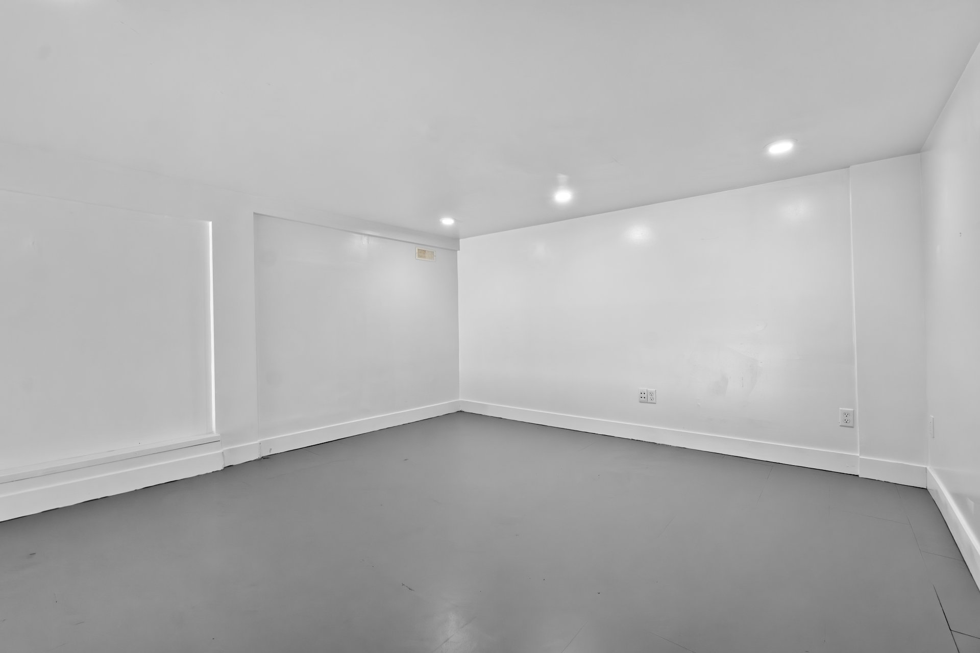 Photo - Mezzanine