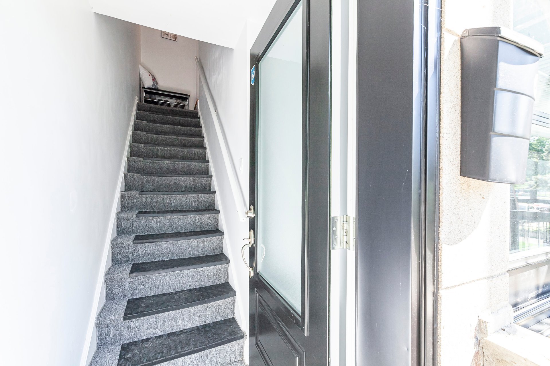 Photo - Entrée extérieure